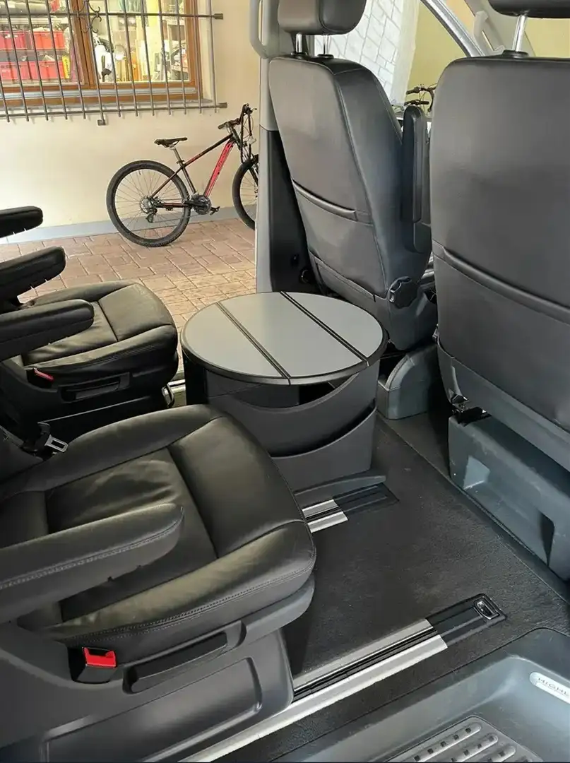 Volkswagen T5 Multivan - 2