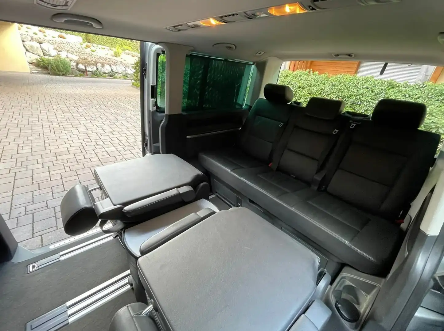 Volkswagen T5 Multivan - 1