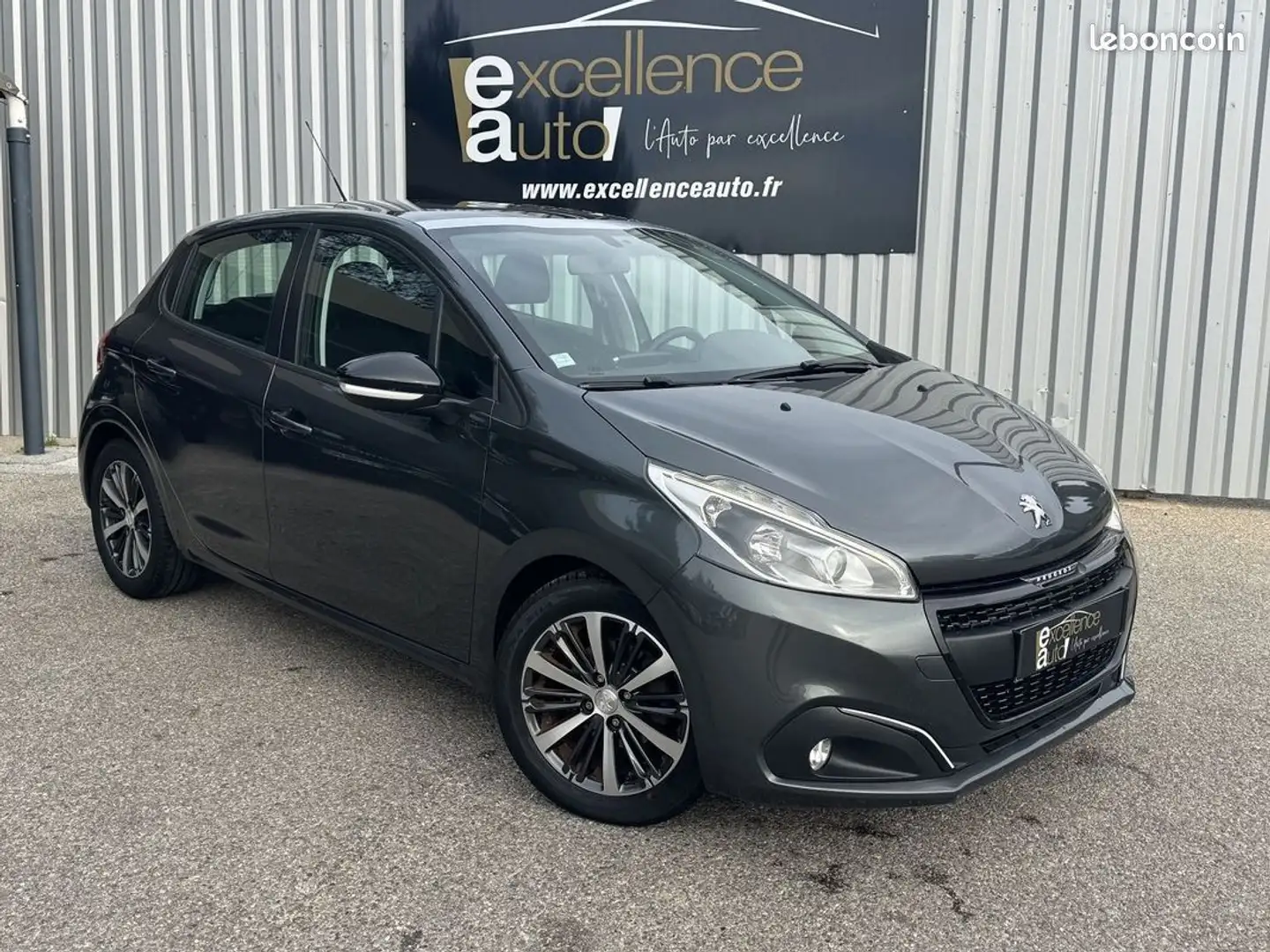Peugeot 208 1.2 PURETECH 82CH ALLURE 5P Gris - 1