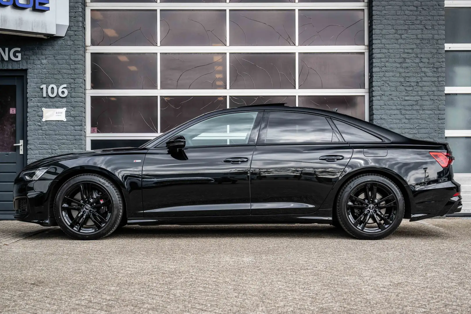 Audi A6 Limousine 50 TFSI e quattro S edition Pano, Leder, Noir - 2