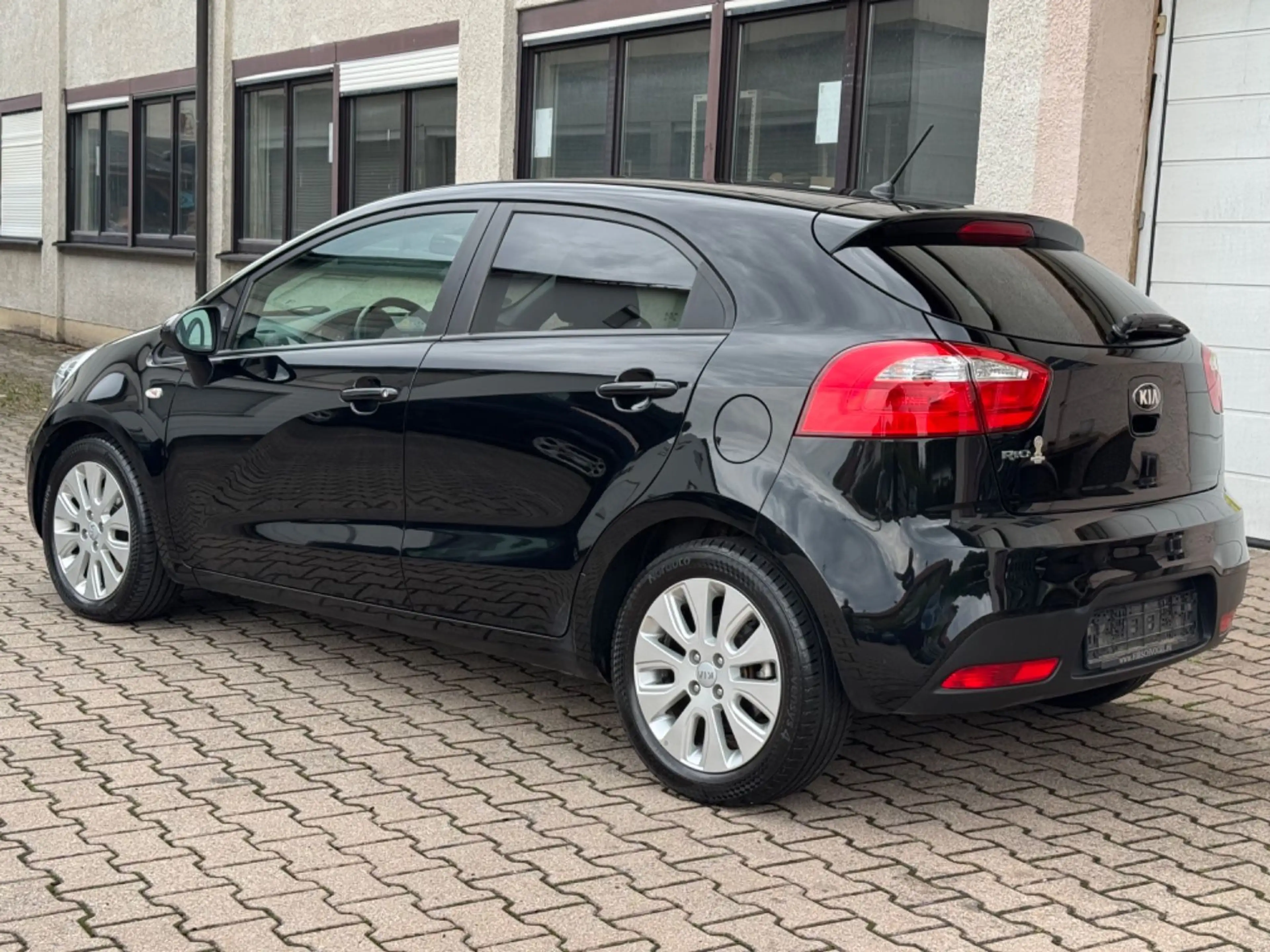 Kia Rio FIFA World Cup Edition LHZ PDC SHZ 1. HAND — photo 4
