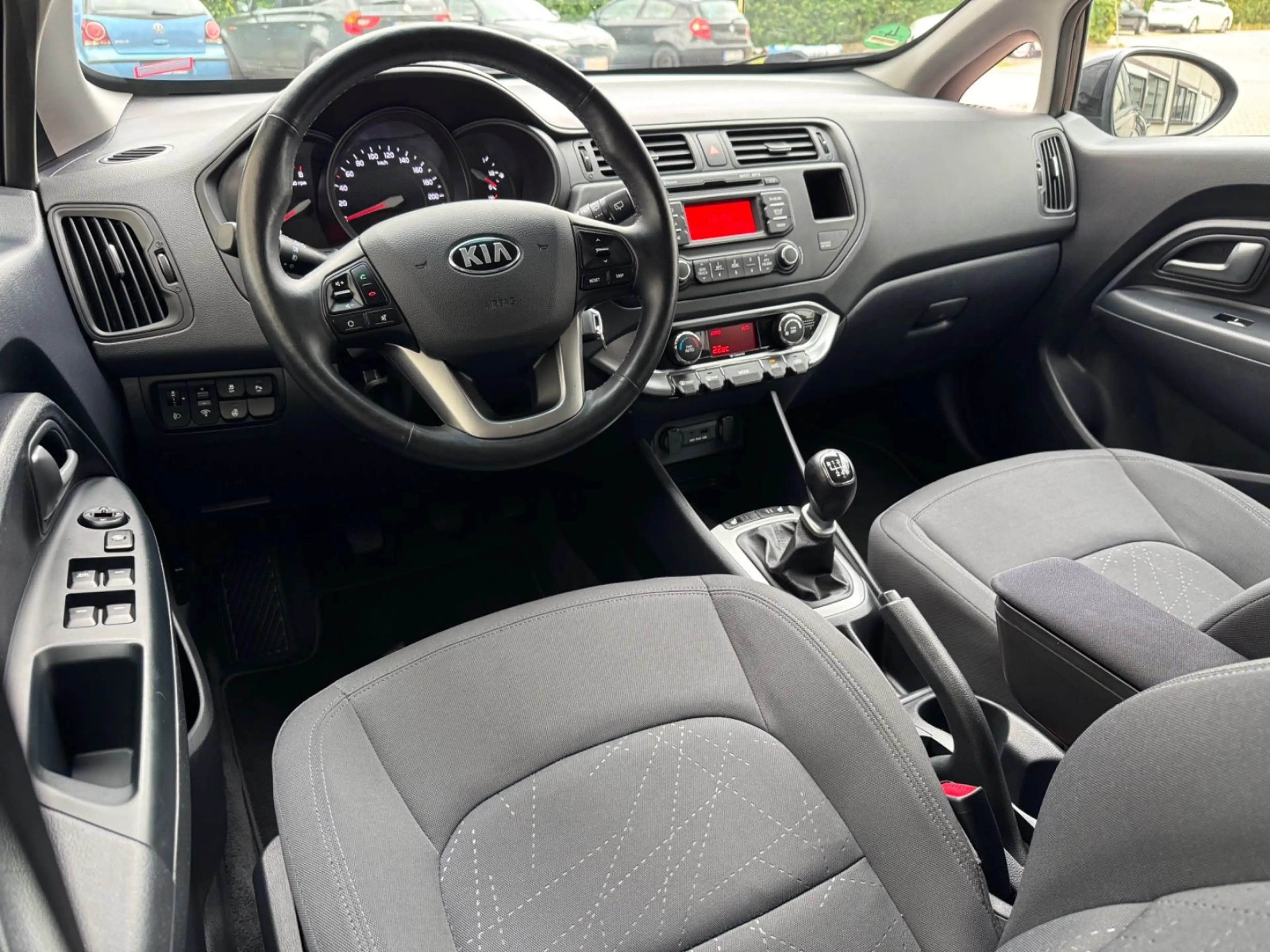 Kia Rio FIFA World Cup Edition LHZ PDC SHZ 1. HAND — photo 14