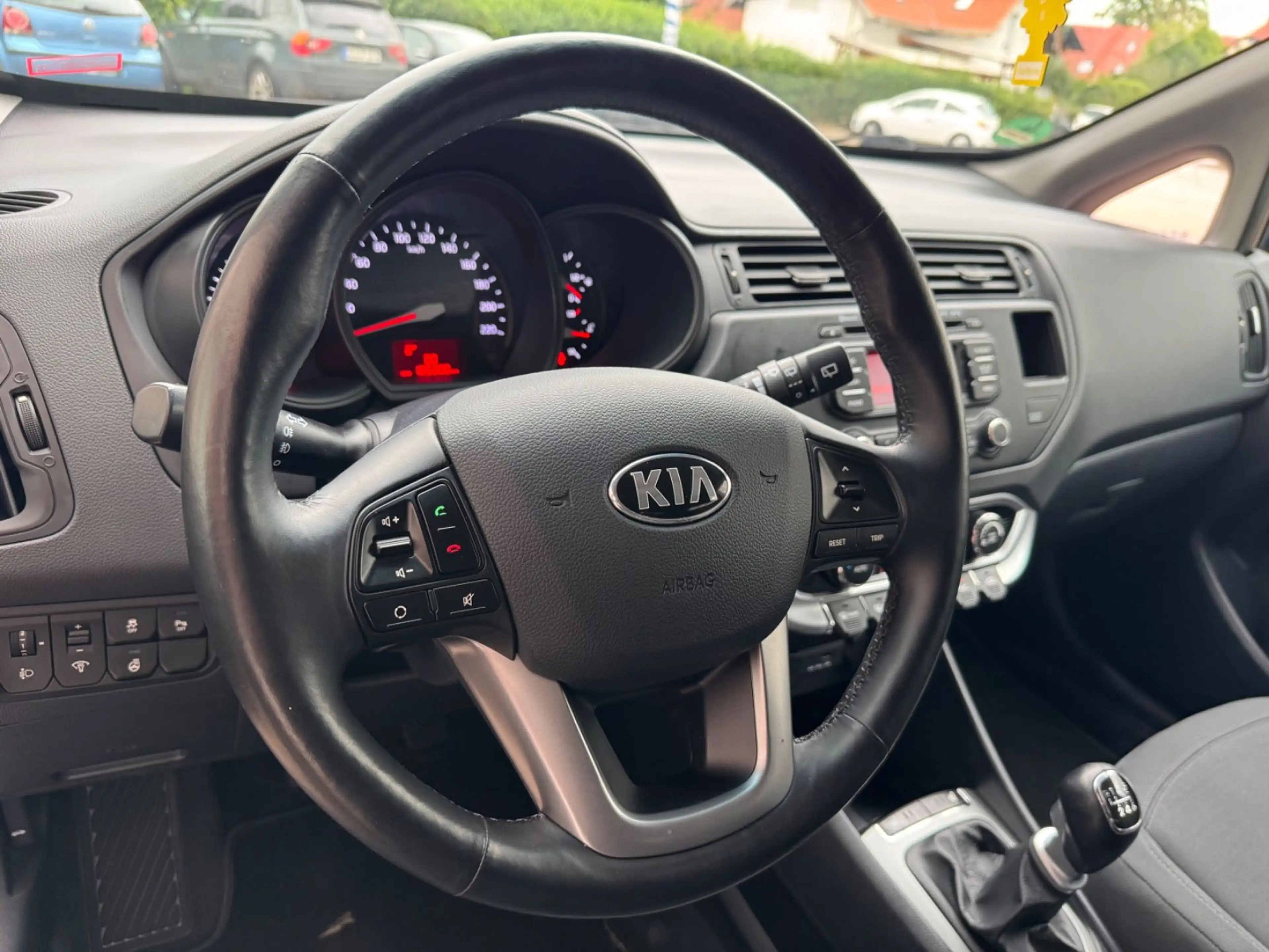 Kia Rio FIFA World Cup Edition LHZ PDC SHZ 1. HAND — photo 15