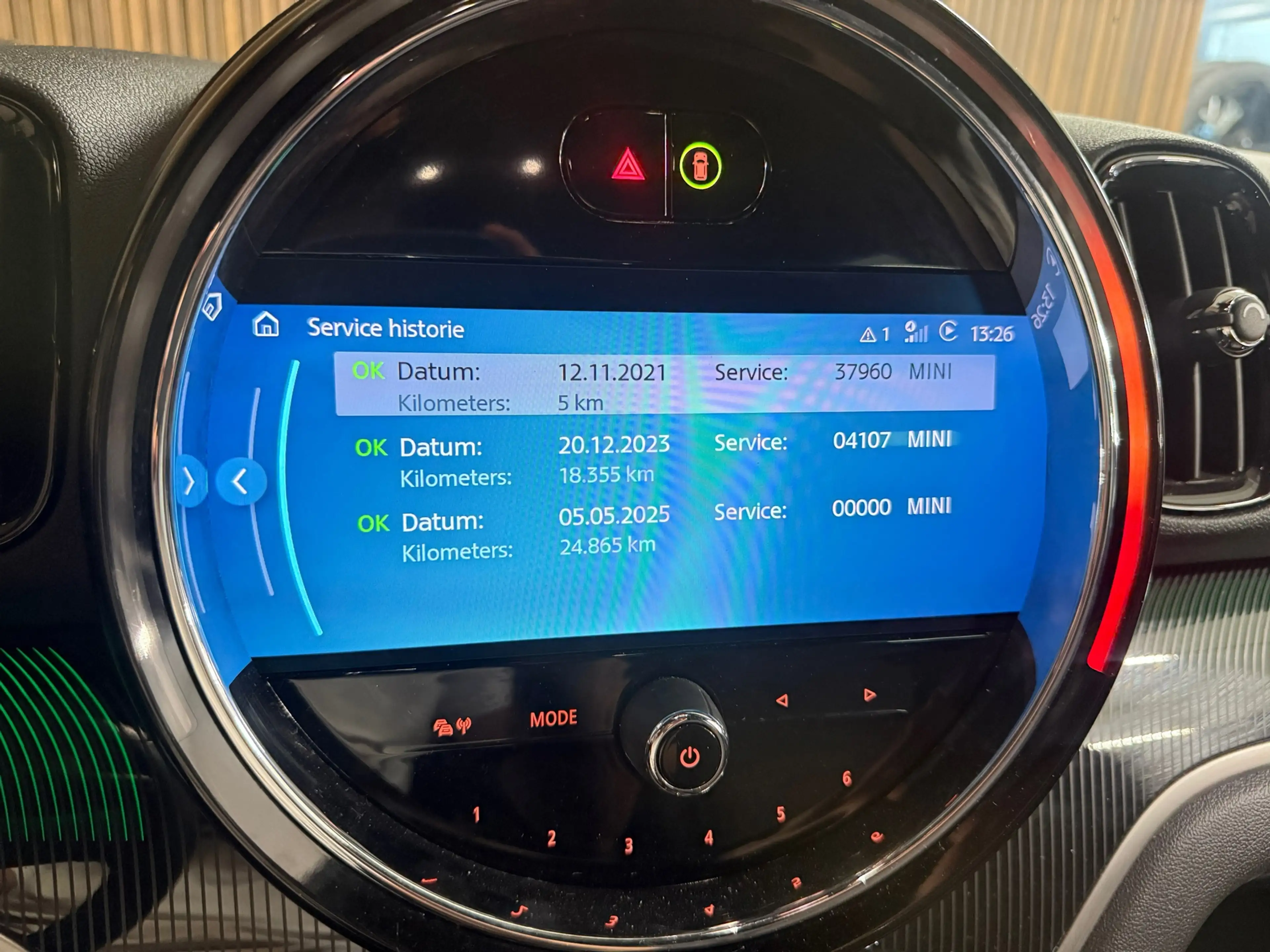 MINI Cooper SE Countryman 1.5 ALL4 MINI Yours — photo 29