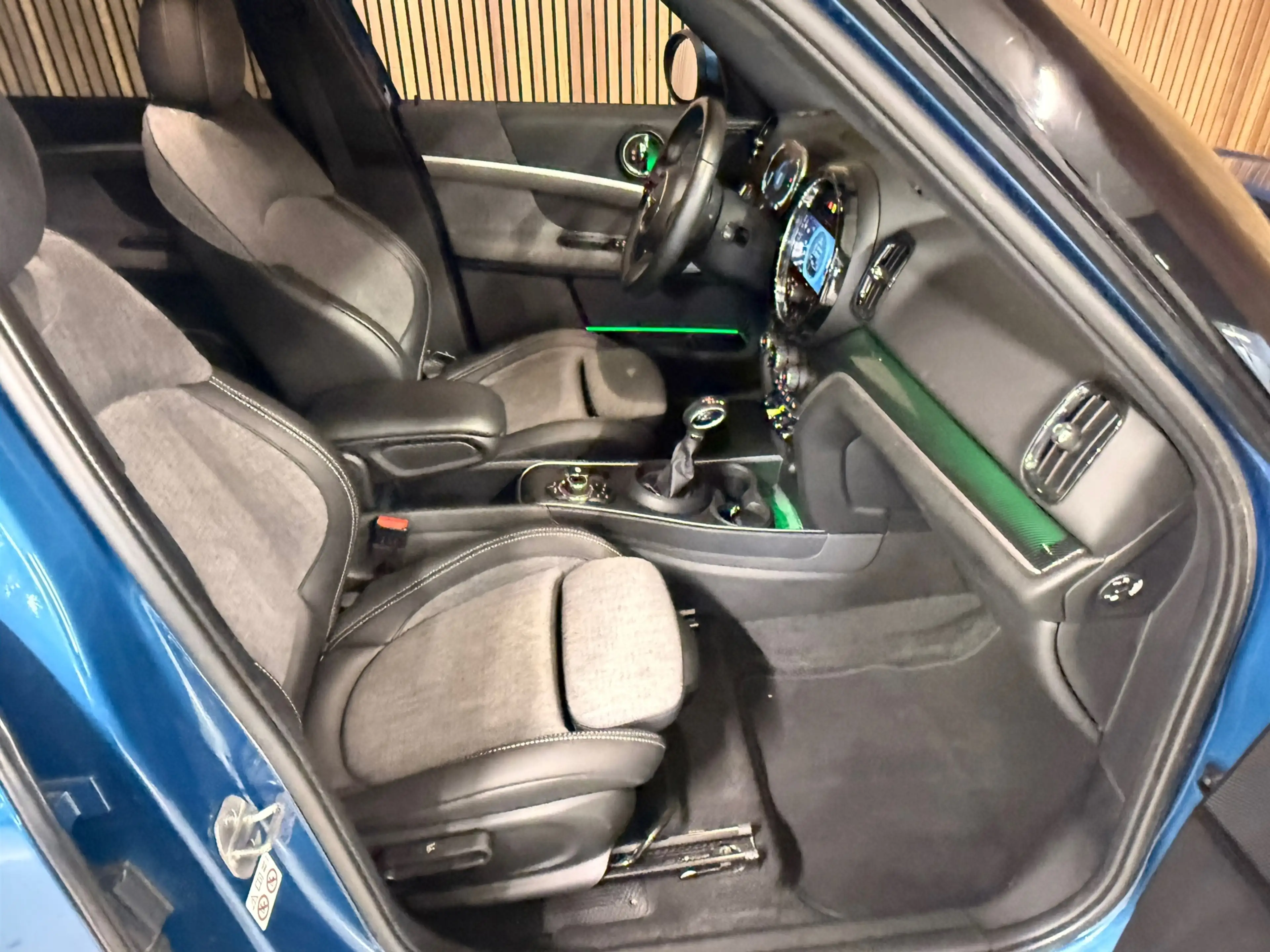 MINI Cooper SE Countryman 1.5 ALL4 MINI Yours — photo 17