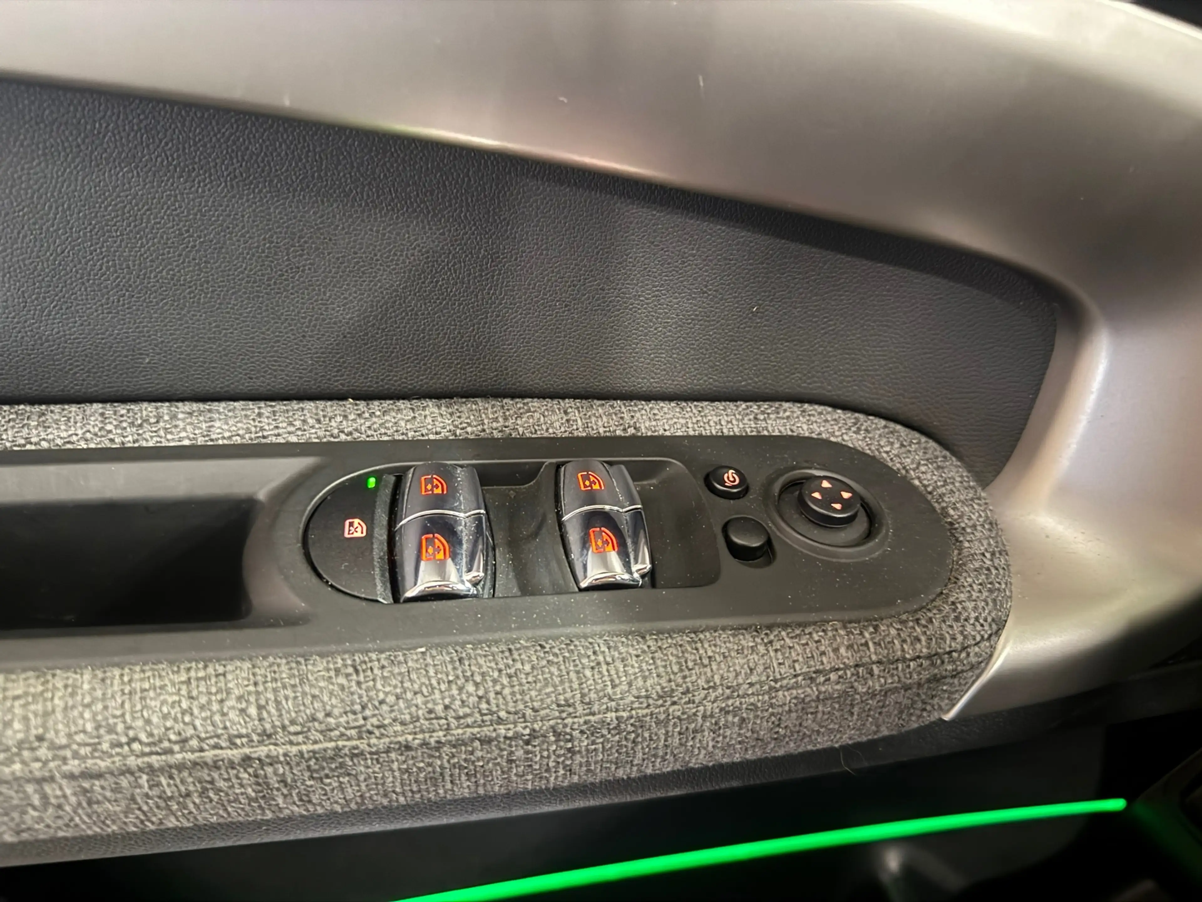 MINI Cooper SE Countryman 1.5 ALL4 MINI Yours — photo 27