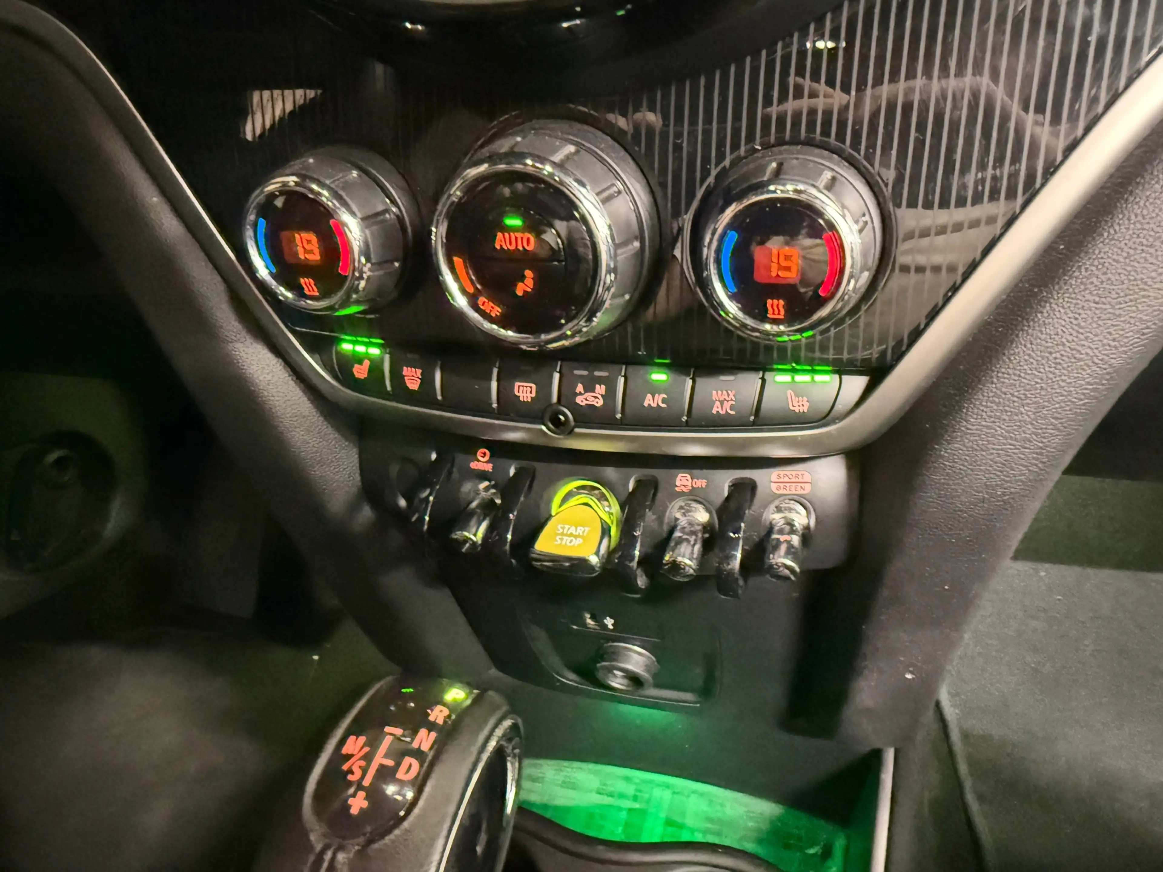 MINI Cooper SE Countryman 1.5 ALL4 MINI Yours — photo 20