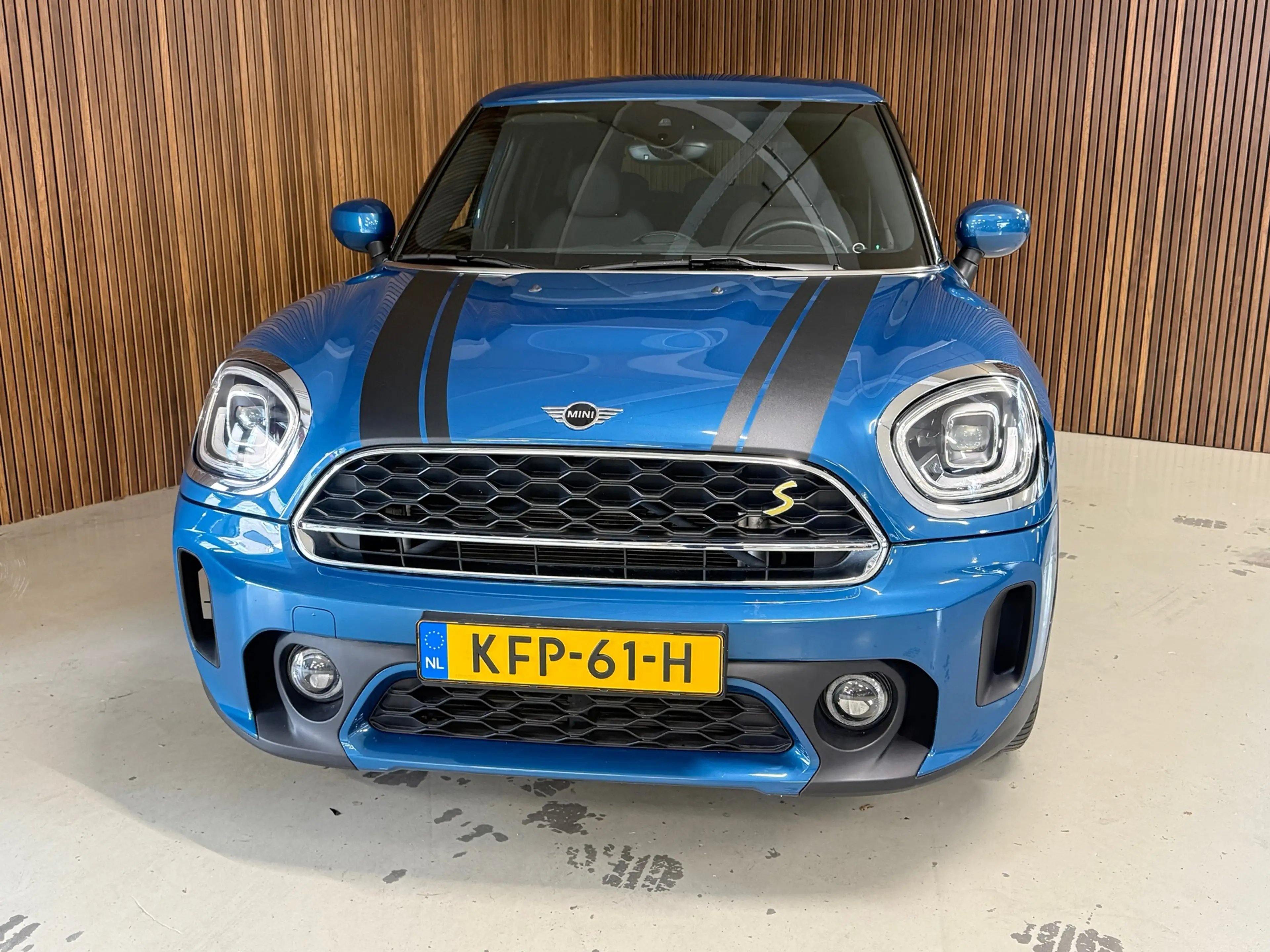 MINI Cooper SE Countryman 1.5 ALL4 MINI Yours — photo 3