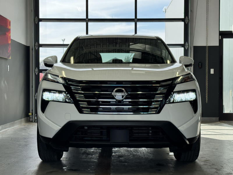 2024 Nissan Rogue S Ready to register in AB or SK without an inspection — снимка 1