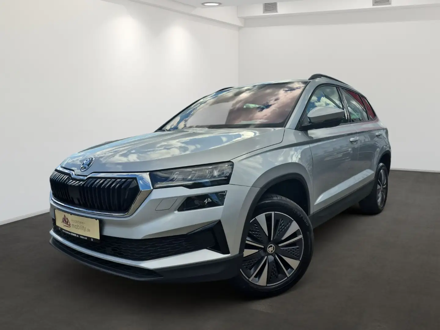Skoda Karoq SELECTION 1.5TSI DSG AHK+KAMERA+KEYLESS+ACC+LED+4x Argent - 2