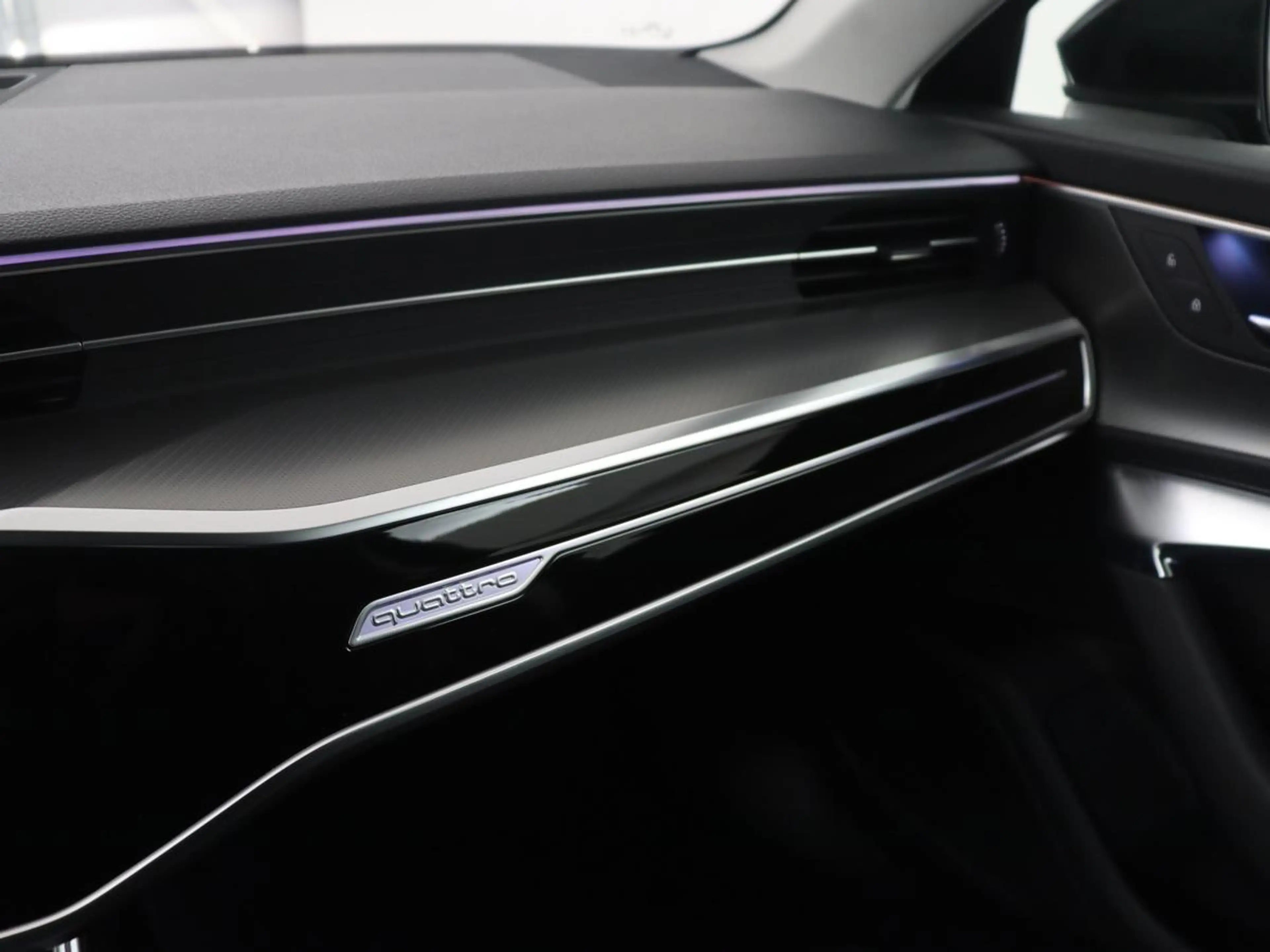 Audi A6 Limousine 50 TFSI e quattro Business edition SOH 9 — photo 24
