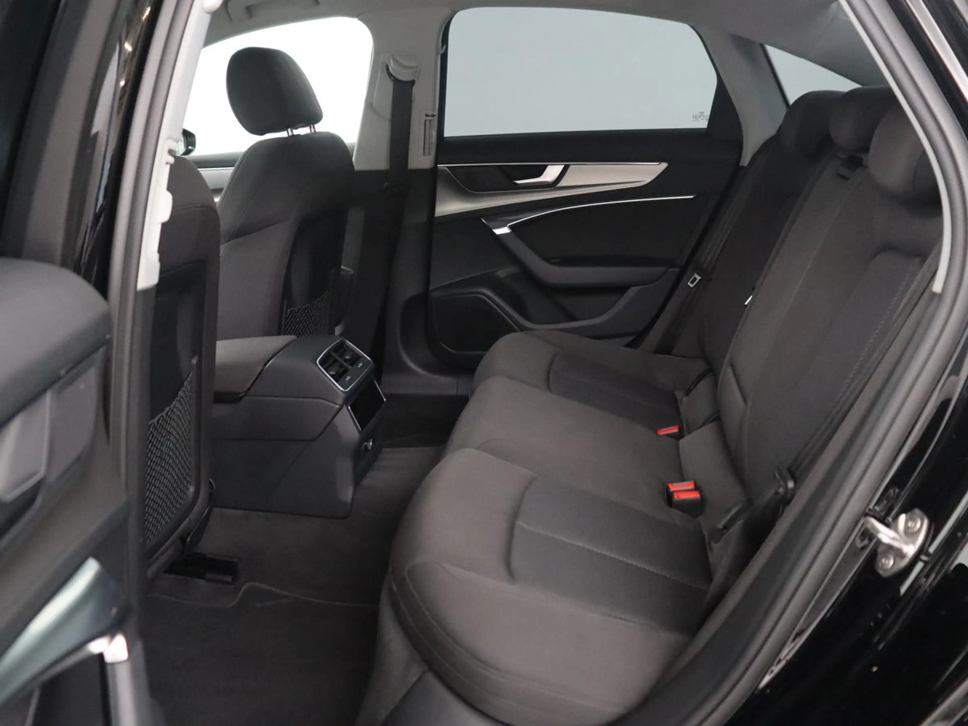 Audi A6 Limousine 50 TFSI e quattro Business edition SOH 9 — photo 6