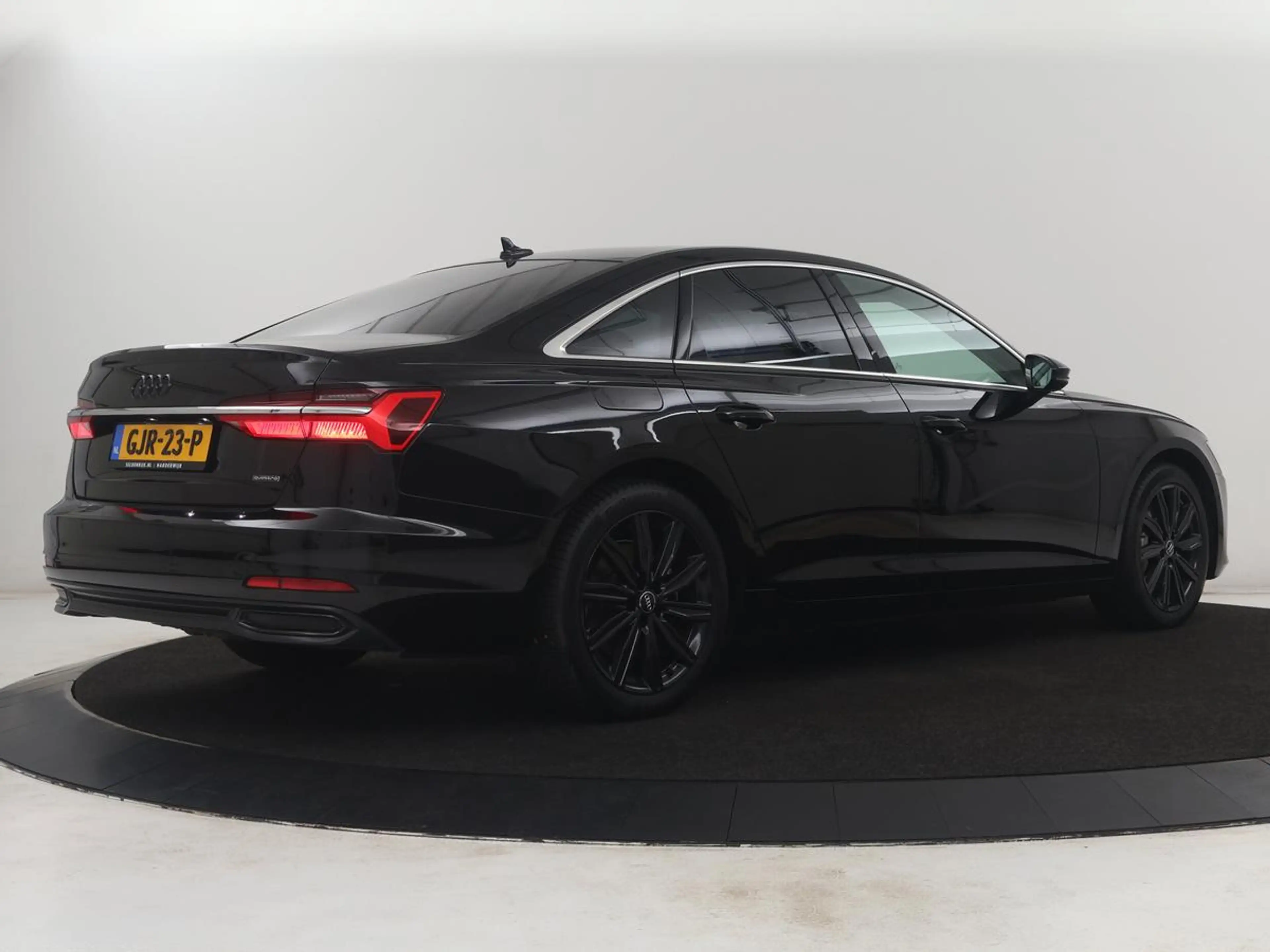 Audi A6 Limousine 50 TFSI e quattro Business edition SOH 9 — photo 35