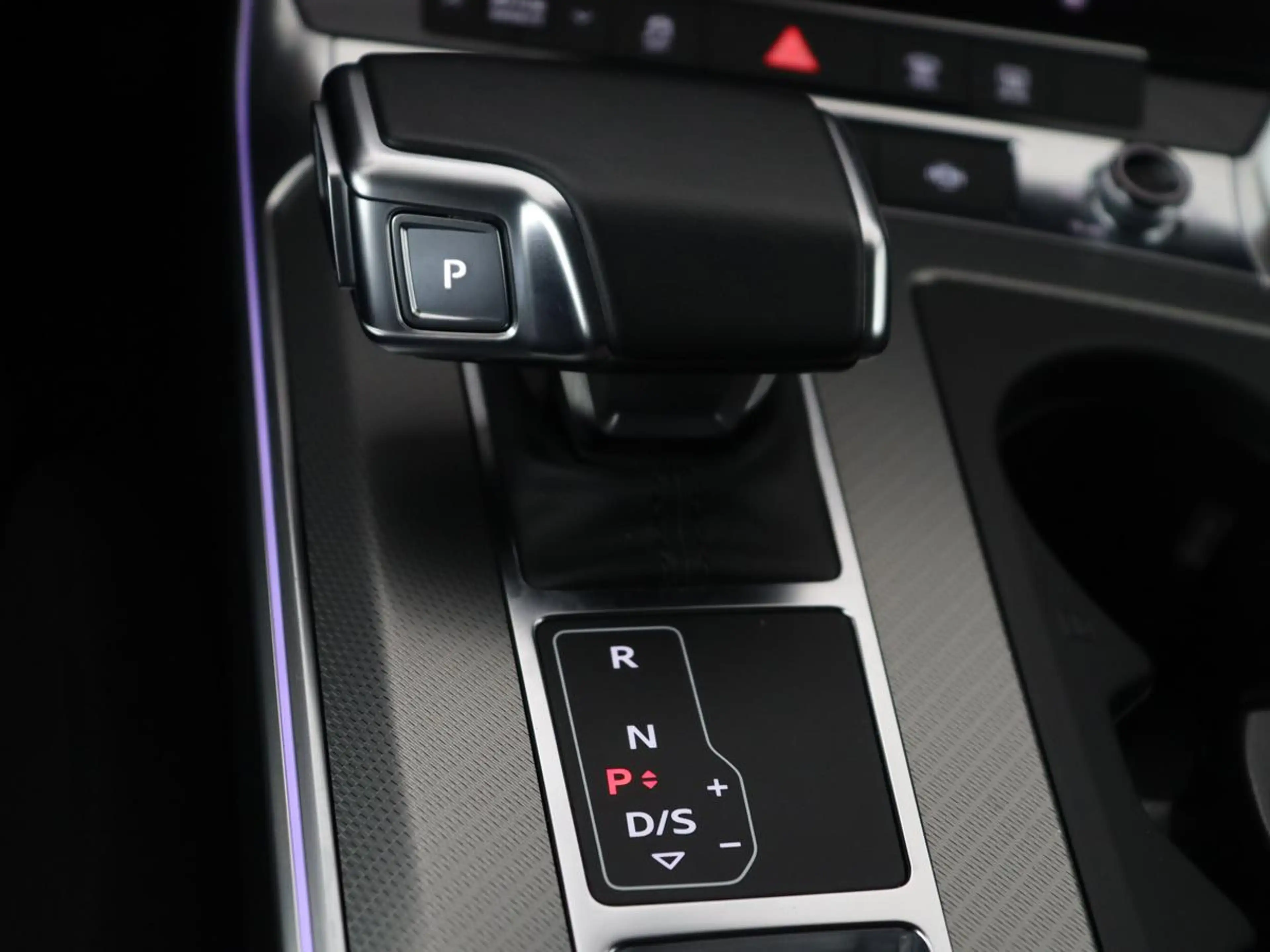 Audi A6 Limousine 50 TFSI e quattro Business edition SOH 9 — photo 19