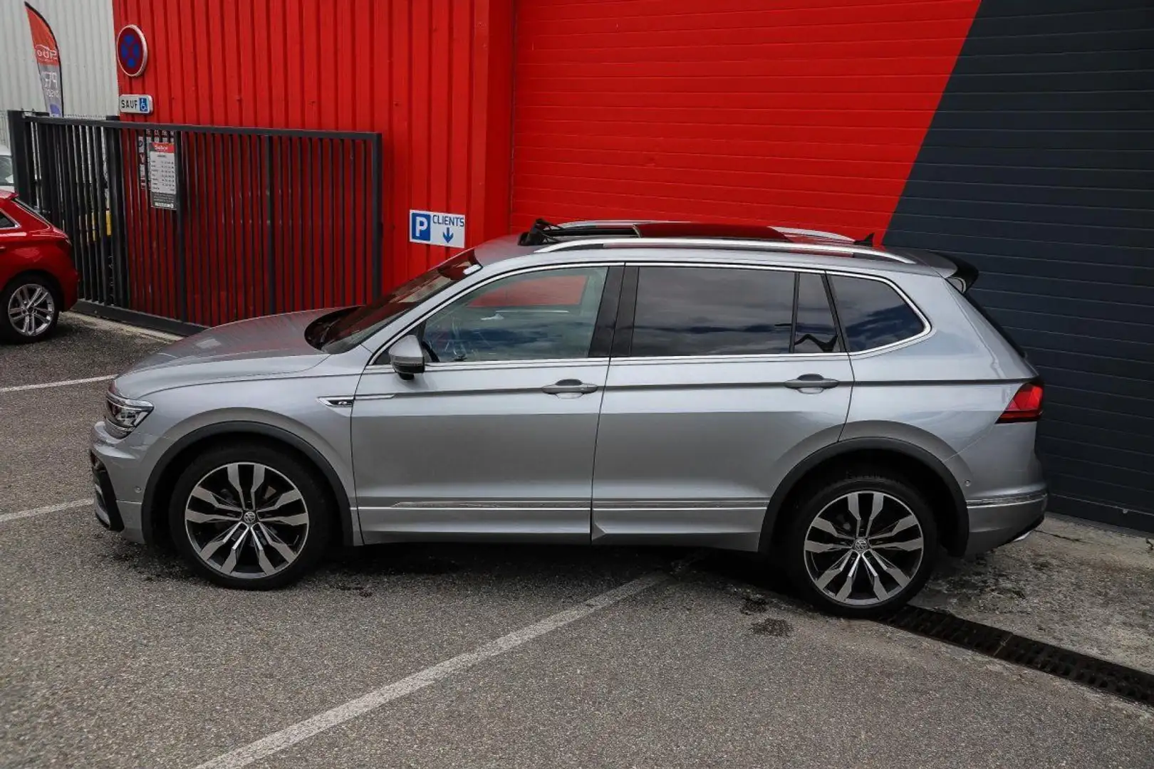 Volkswagen Tiguan Allspace 2.0 TDI 150 DSG 7 R-Line CARAT TOIT OUVRANT JANTES 20 Gris - 2