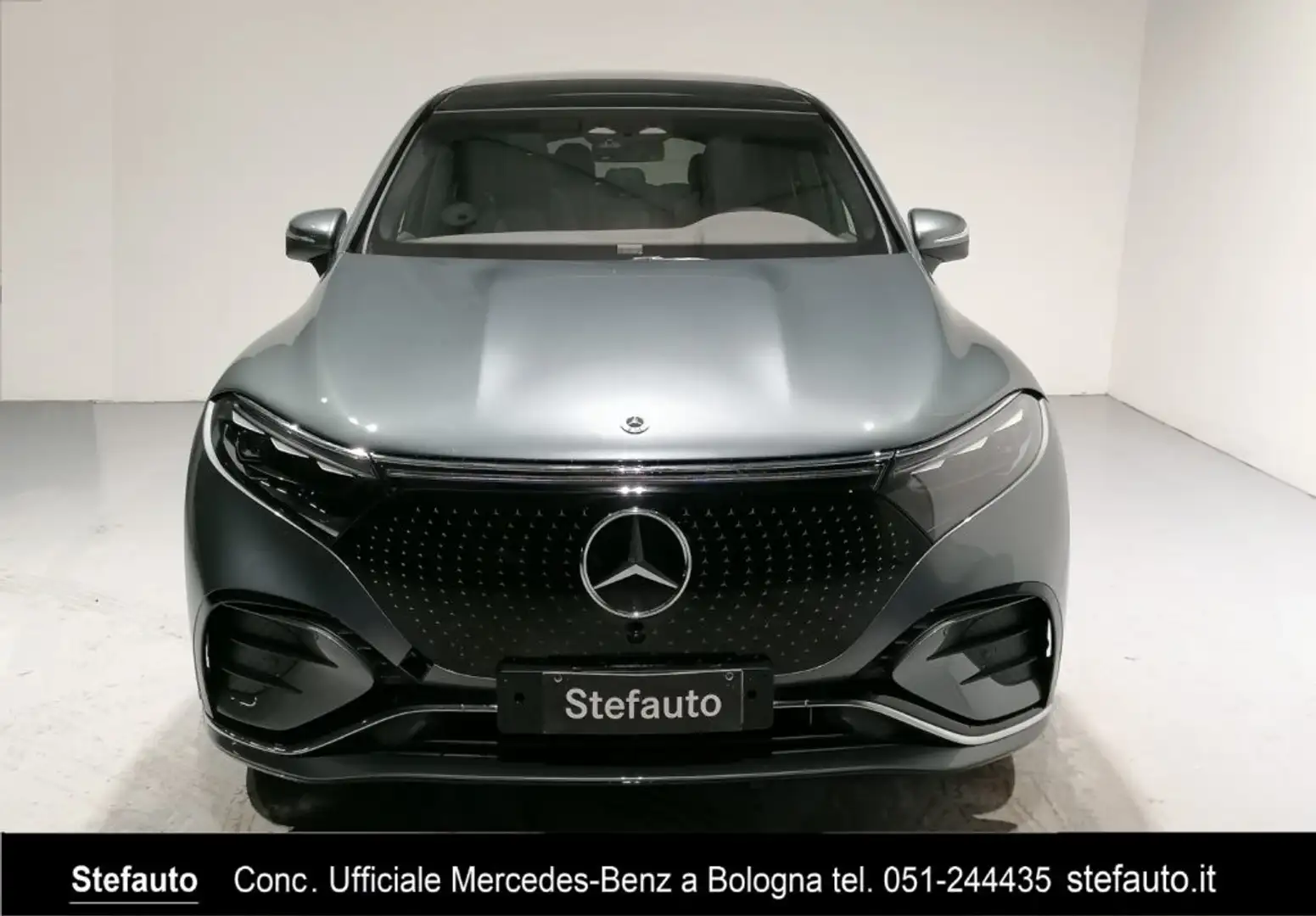 Mercedes-Benz EQS SUV 450+ AMG Line Premium Plus siva - 2