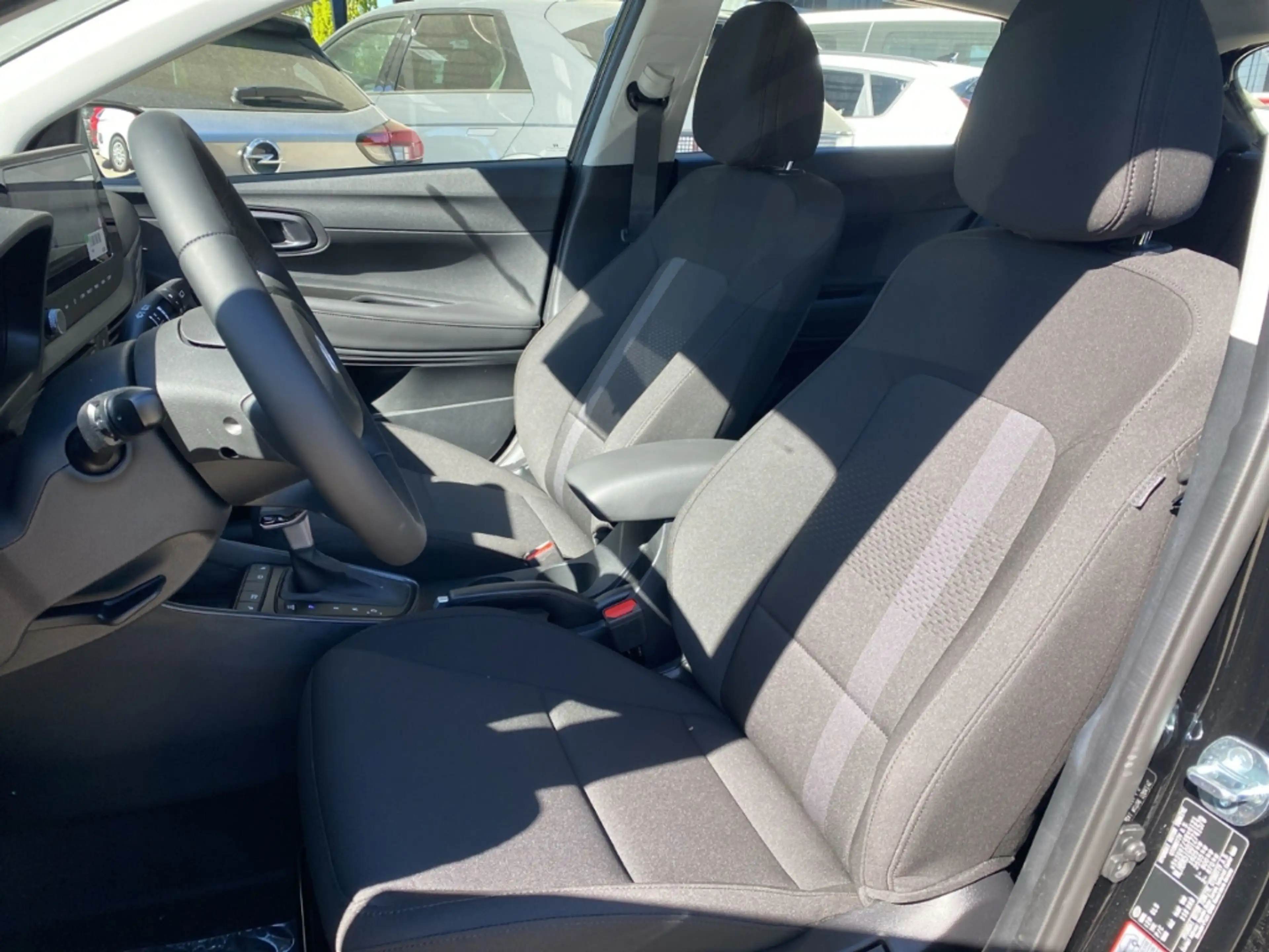 Hyundai i20 Trend FL (MY26) Navi Digitales Cockpit LED — photo 8