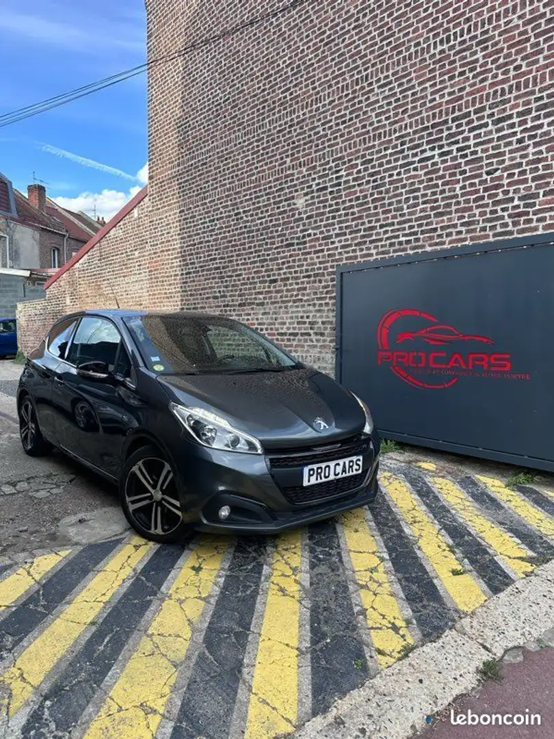 Peugeot 208 1,6hdi Gris - 1