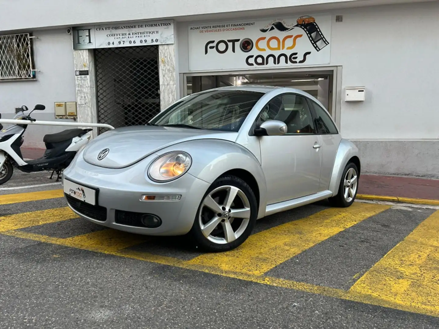 Volkswagen Beetle 1.6 102CH CARAT Gris - 1