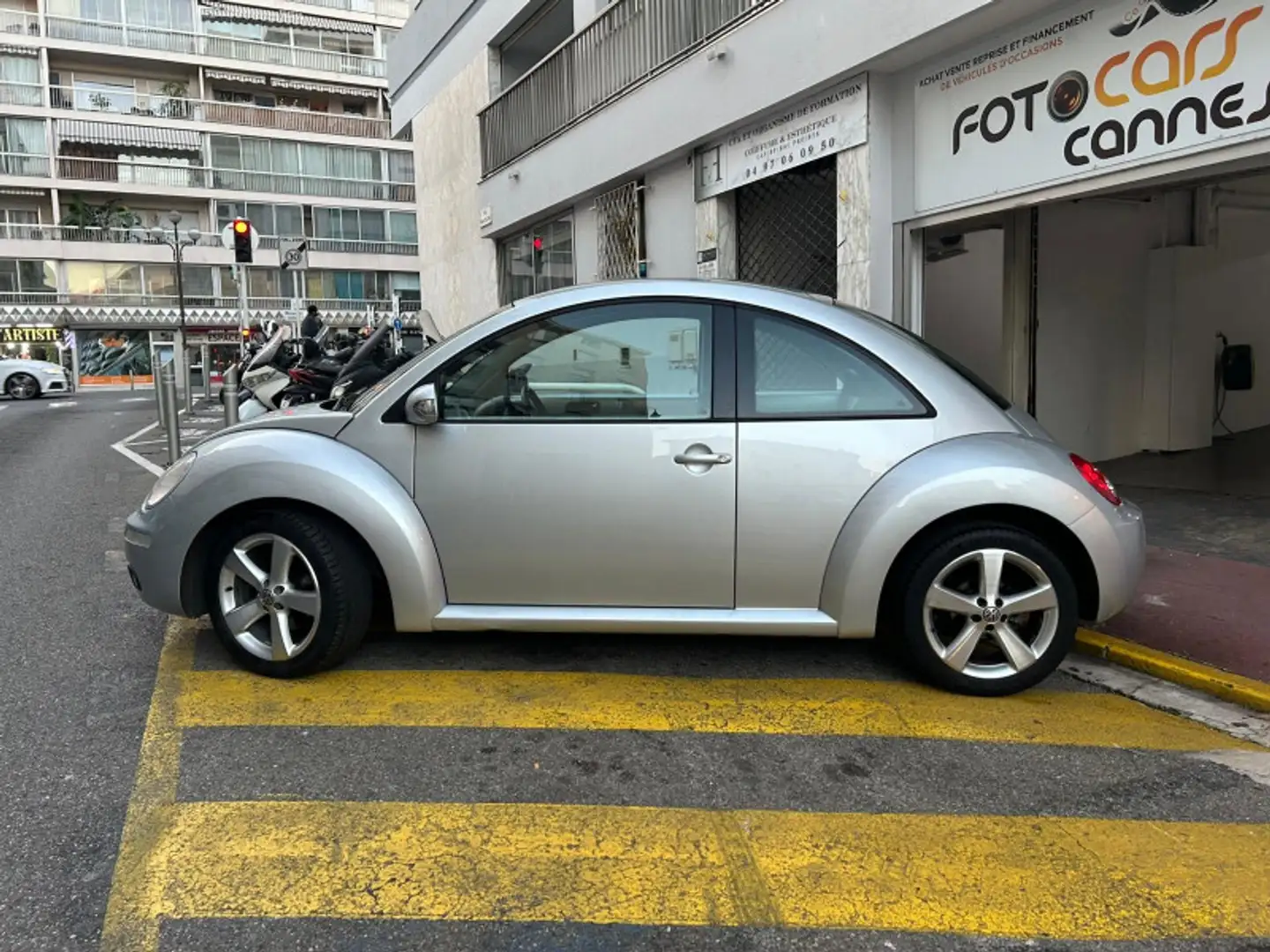Volkswagen Beetle 1.6 102CH CARAT Gris - 2