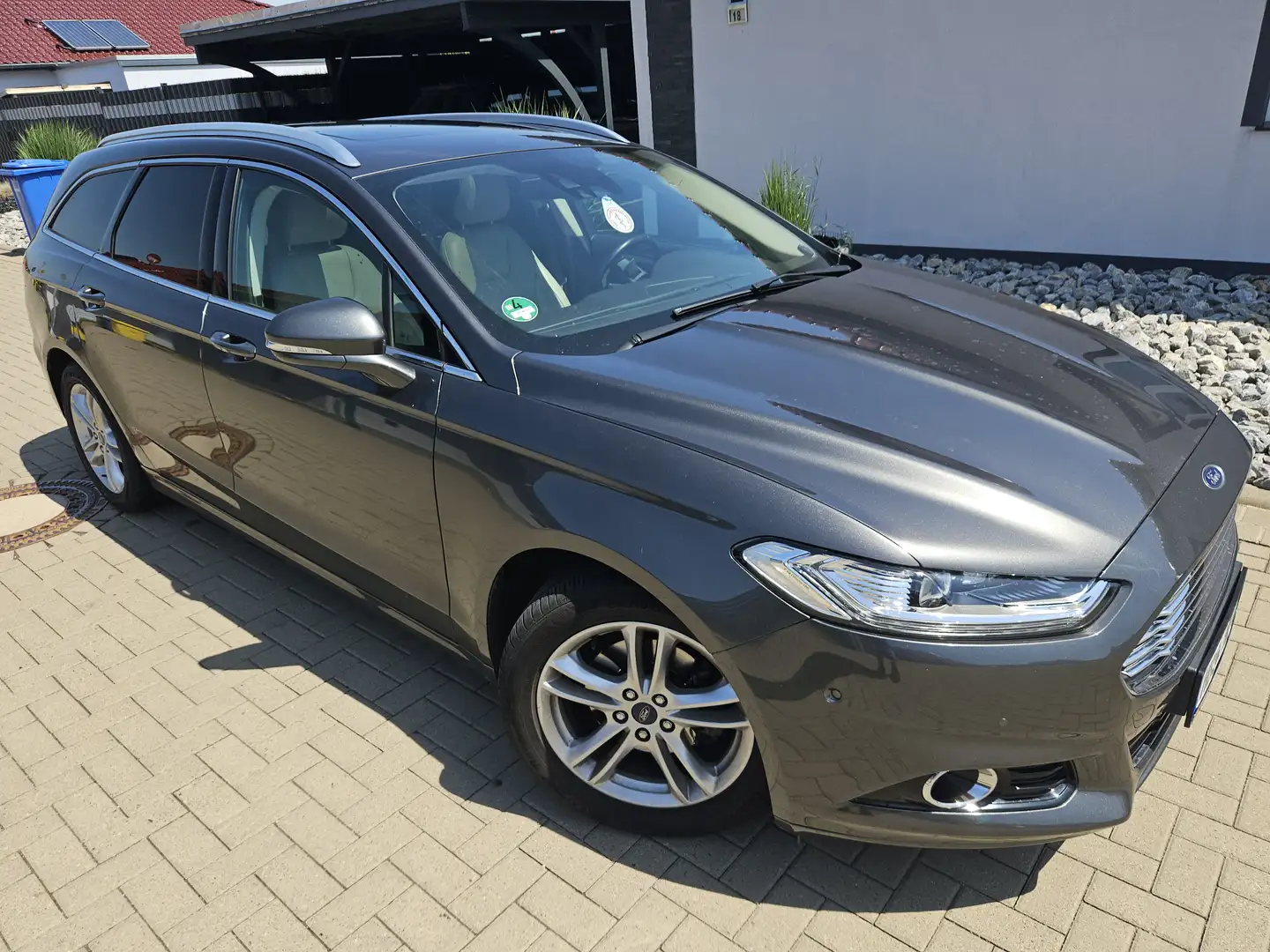 Ford Mondeo Mondeo Turnier 2.0 Titanium Grau - 1