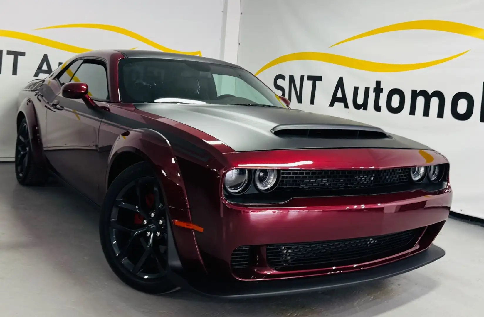 Dodge Challenger 5.7 V8 HEMI WIDEBODY ALCANTARA (1) Rouge - 1