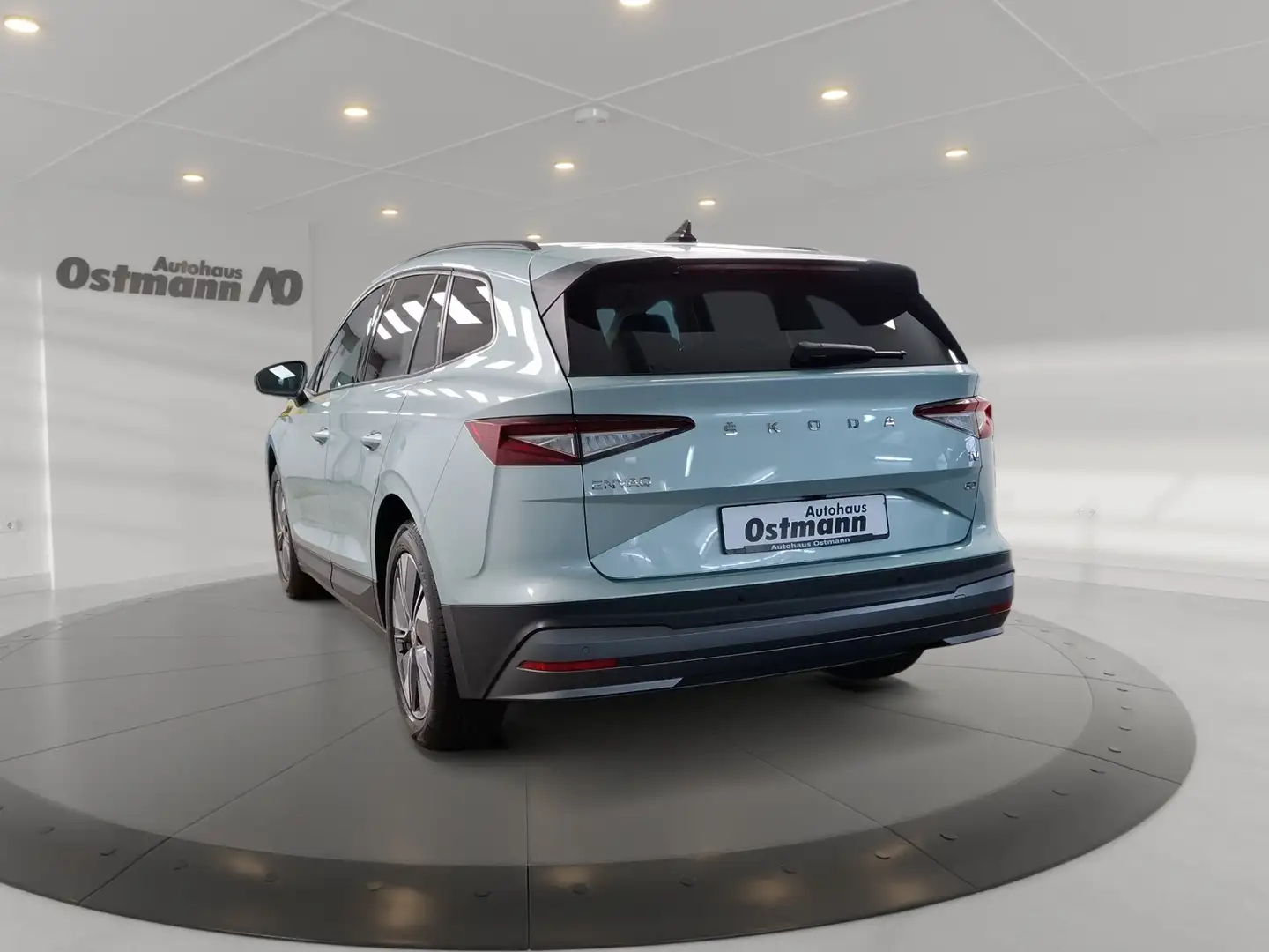 Skoda Enyaq 60 Loft AHK 19''KeyLess SHZ RFK Silber - 2