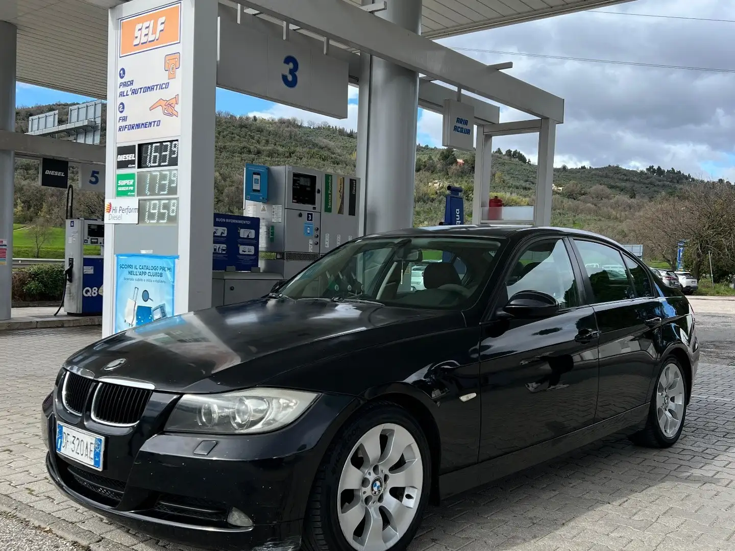 BMW 320 320d Attiva - 1