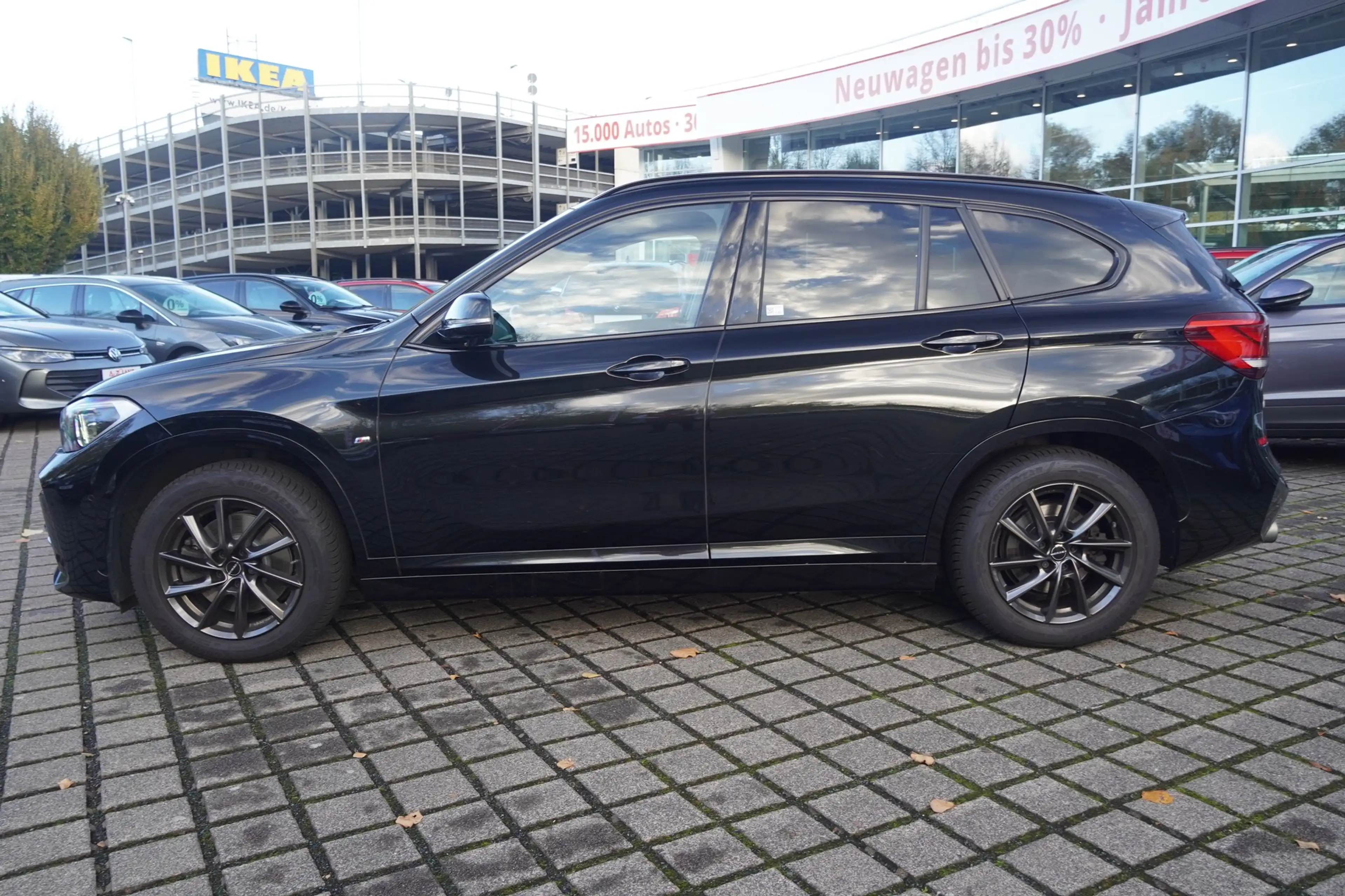 BMW X1 xDrive 20 d LED Navi Tempomat Sitzheizung PDC — photo 9