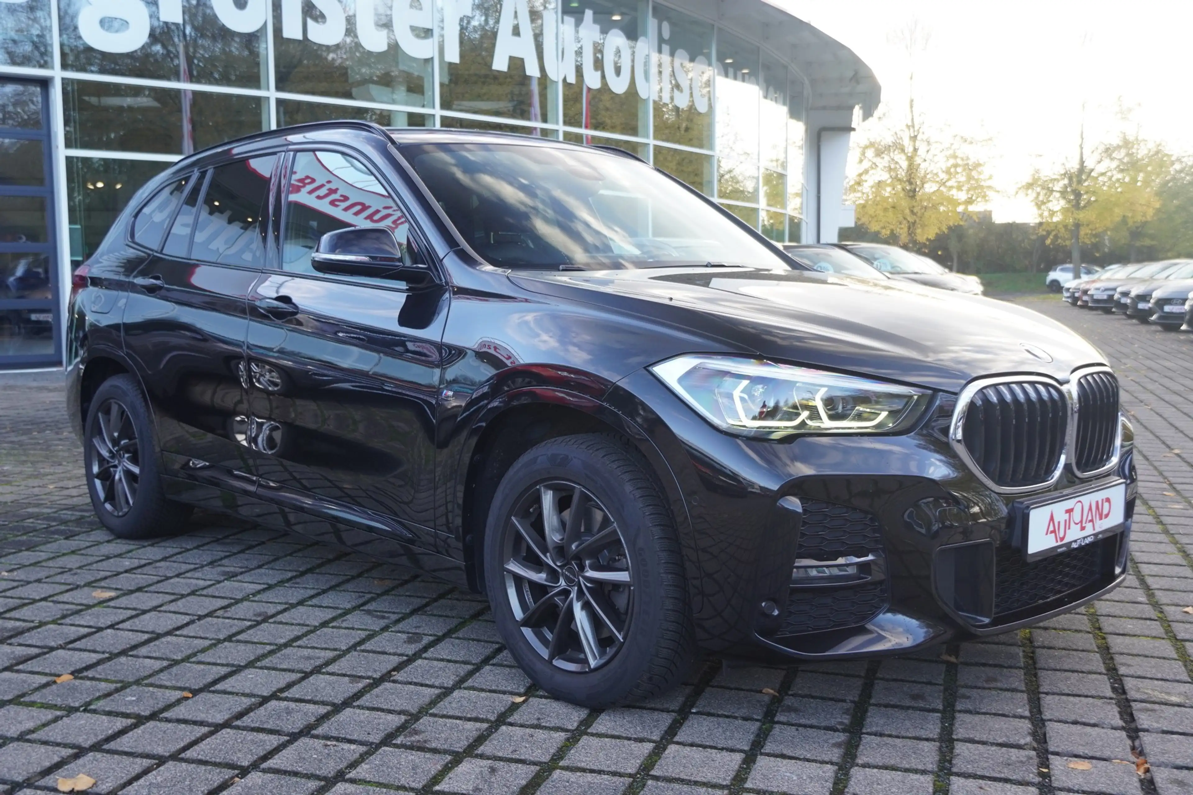 BMW X1 xDrive 20 d LED Navi Tempomat Sitzheizung PDC — photo 4
