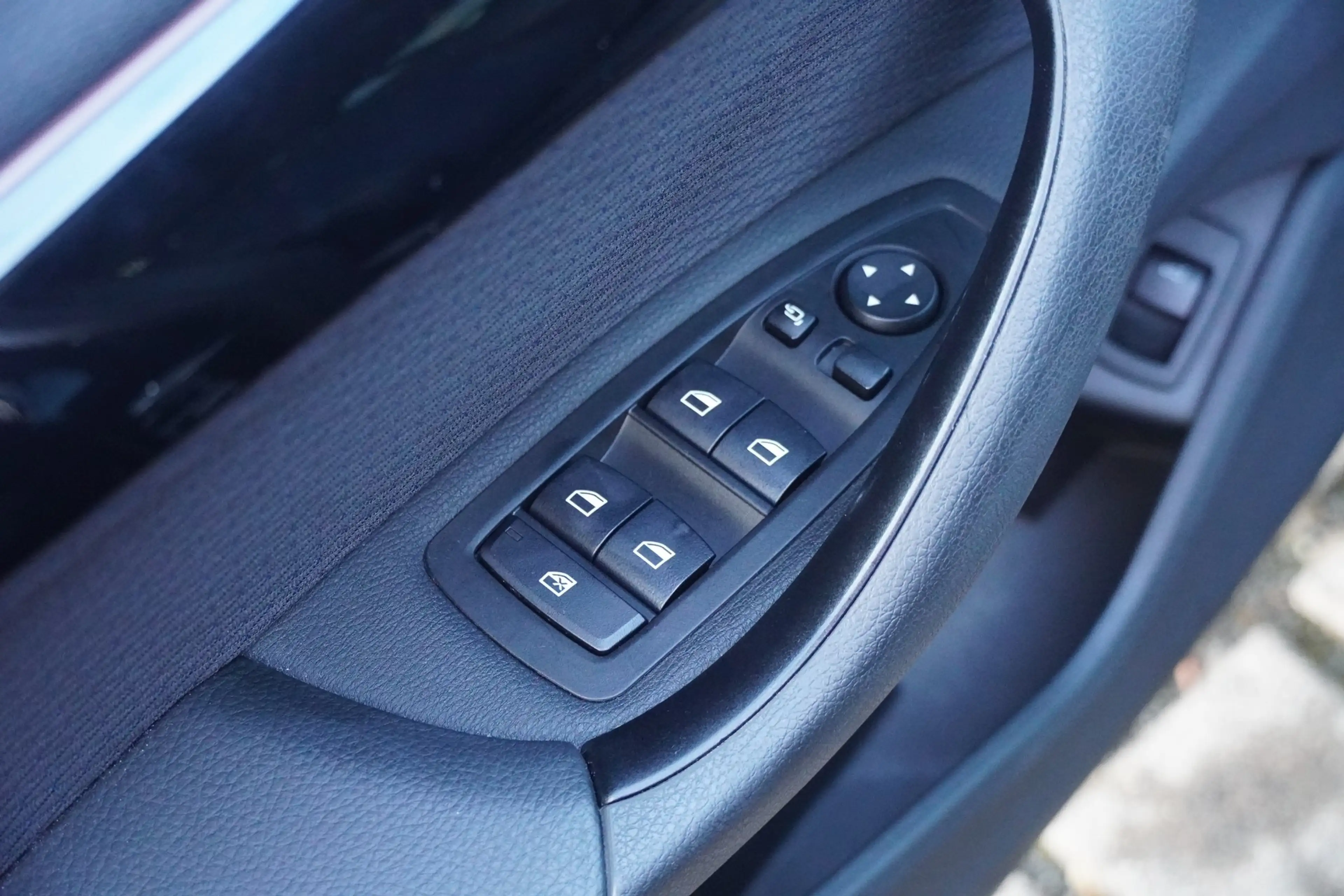 BMW X1 xDrive 20 d LED Navi Tempomat Sitzheizung PDC — photo 11