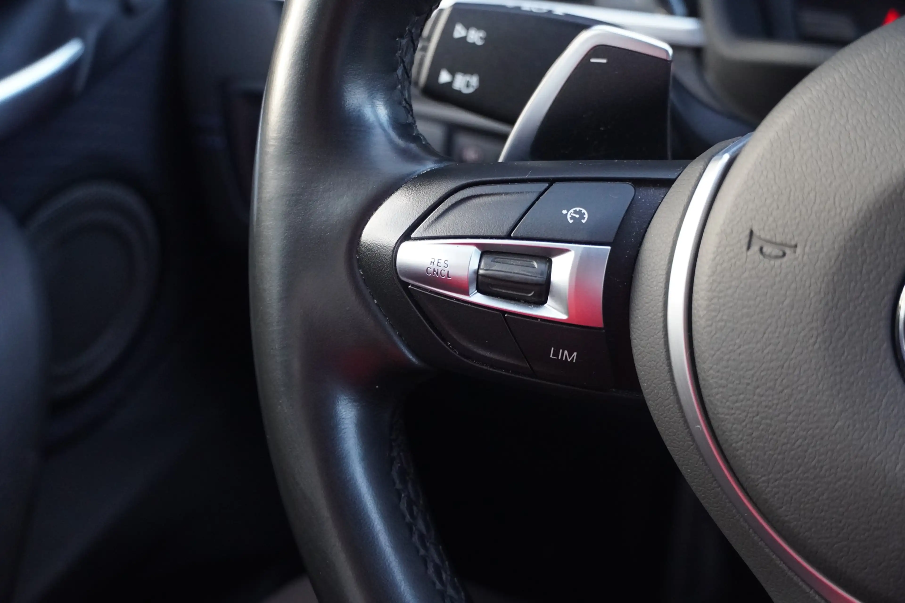 BMW X1 xDrive 20 d LED Navi Tempomat Sitzheizung PDC — photo 14