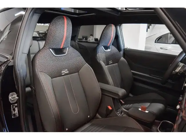 Mini Cooper Cooper view 8