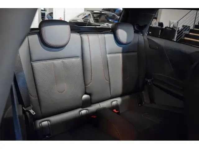 Mini Cooper Cooper view 10