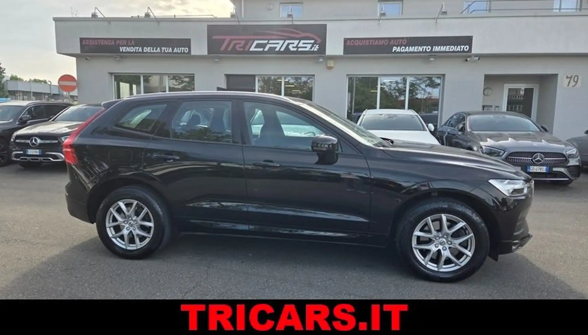 Volvo XC60 XC60 2.0 b4 Momentum awd auto my20 PERMUTE Schwarz - 1