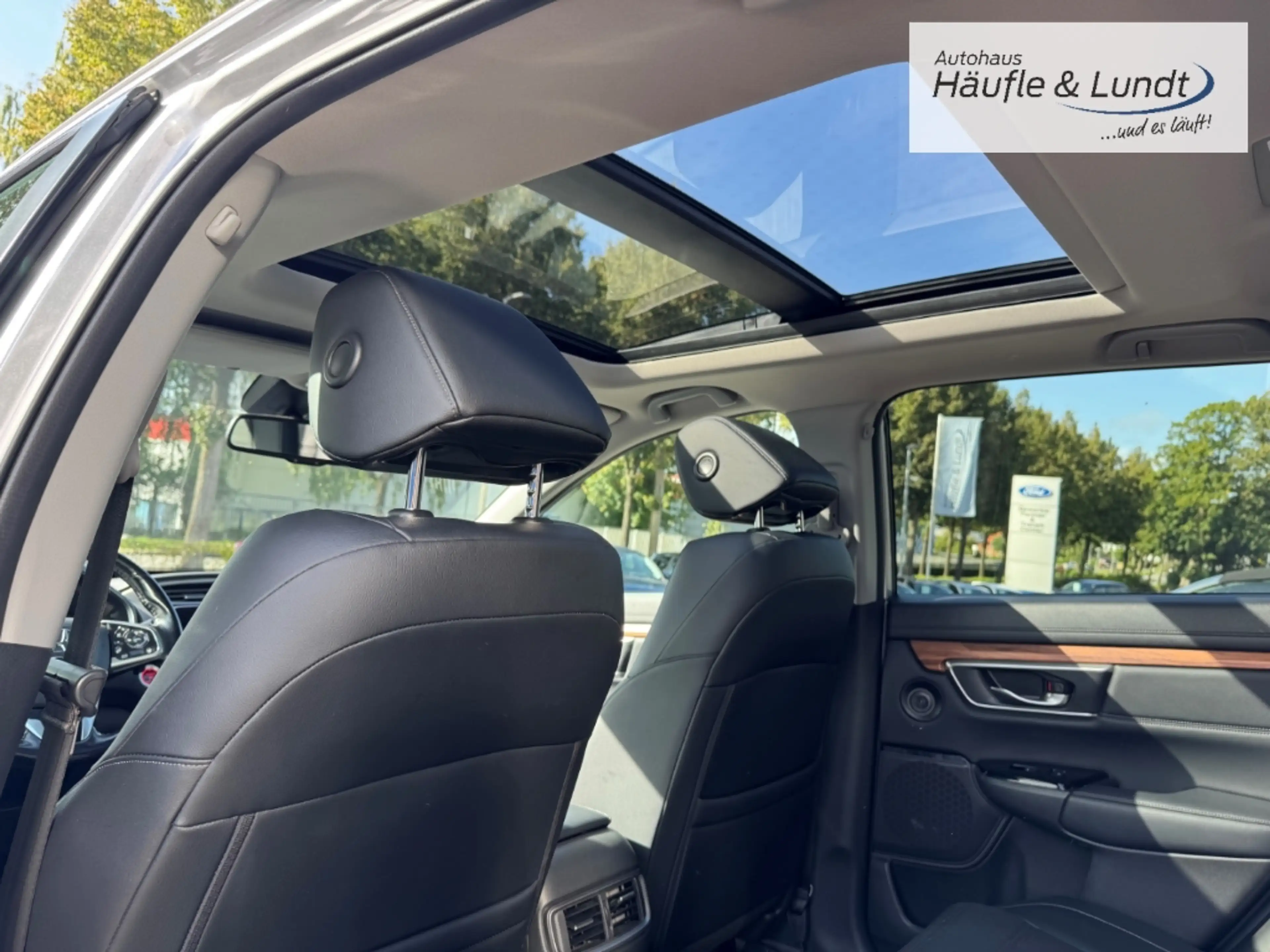 Honda CR-V 2.0 i-MMD HYBRID 4WD Executive El. Panodach Navi L — photo 15