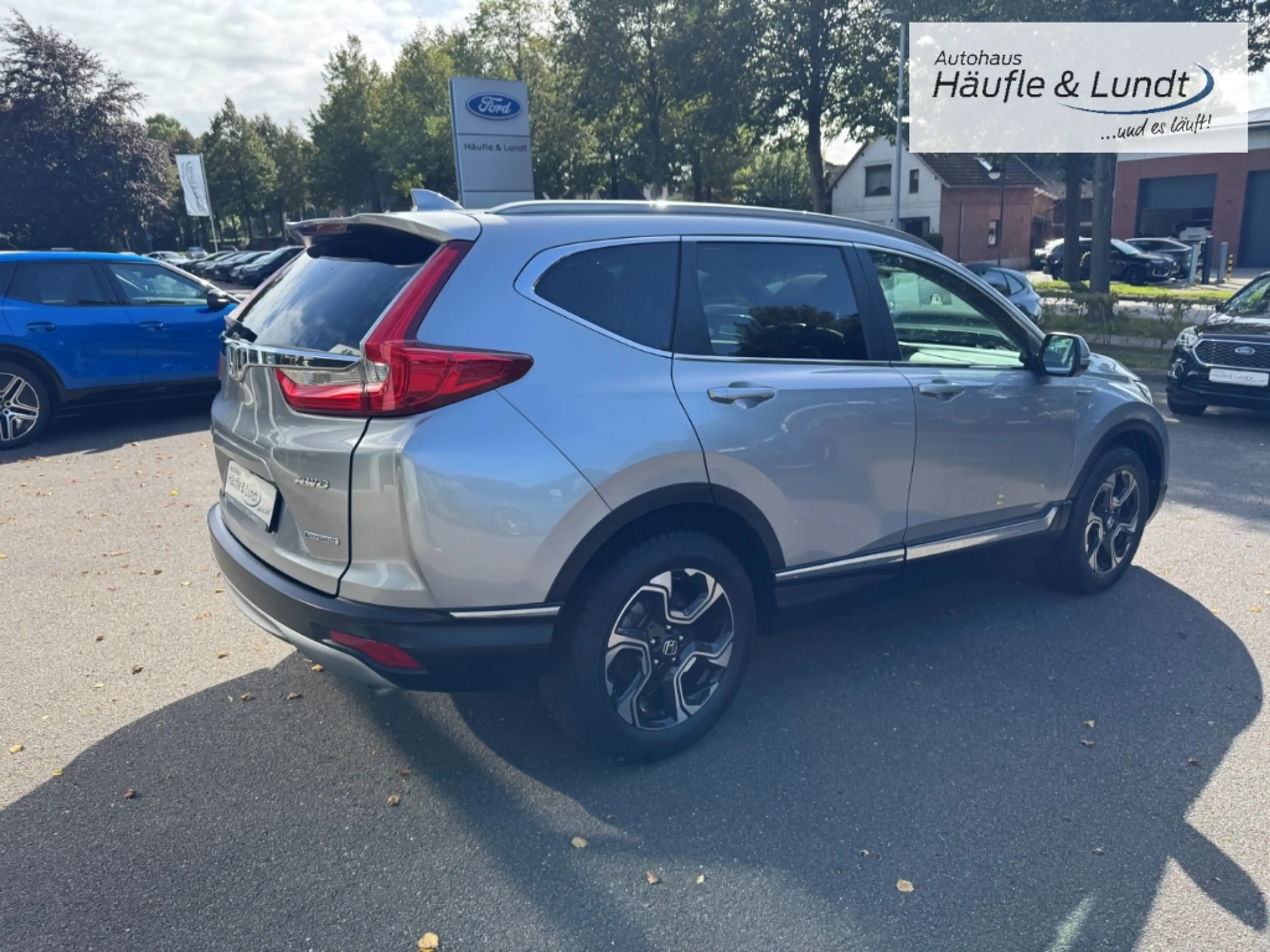 Honda CR-V 2.0 i-MMD HYBRID 4WD Executive El. Panodach Navi L — photo 4