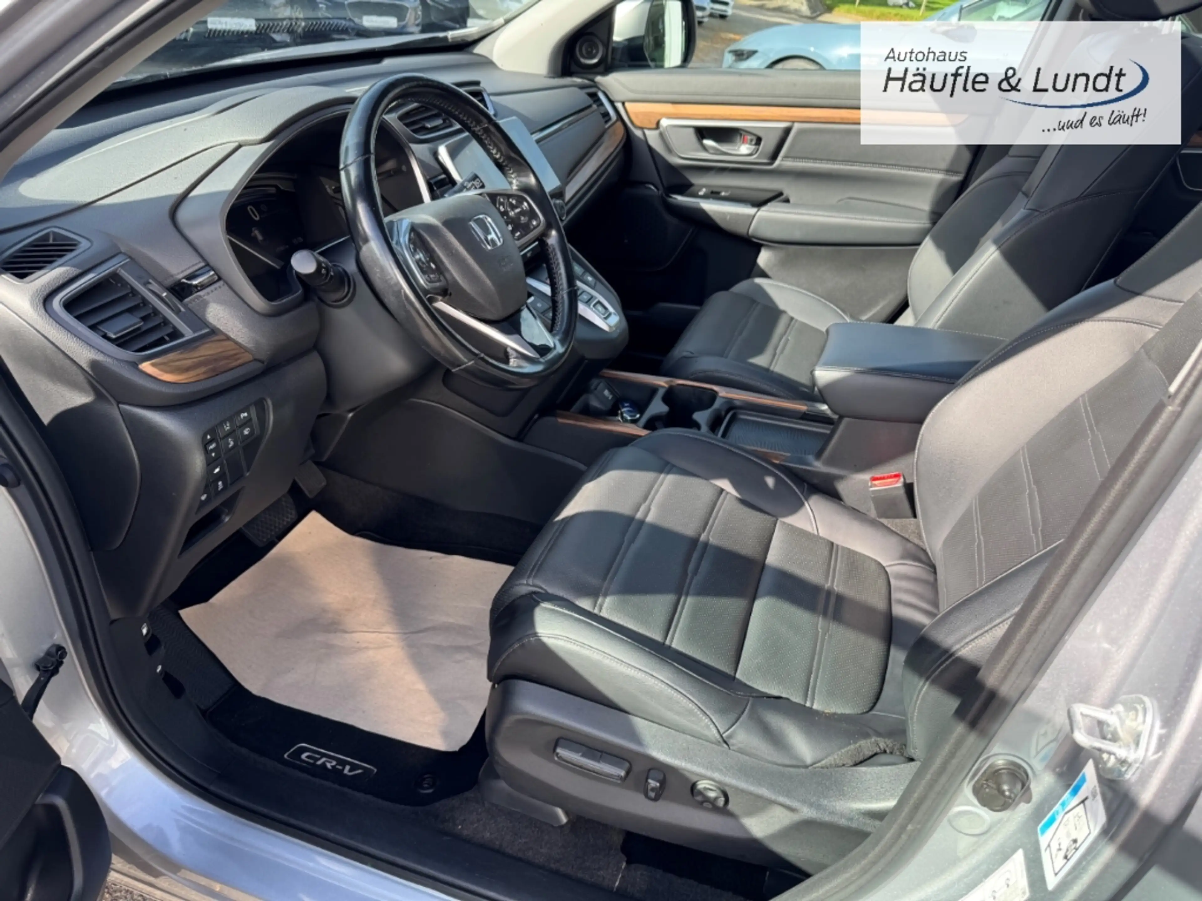 Honda CR-V 2.0 i-MMD HYBRID 4WD Executive El. Panodach Navi L — photo 7