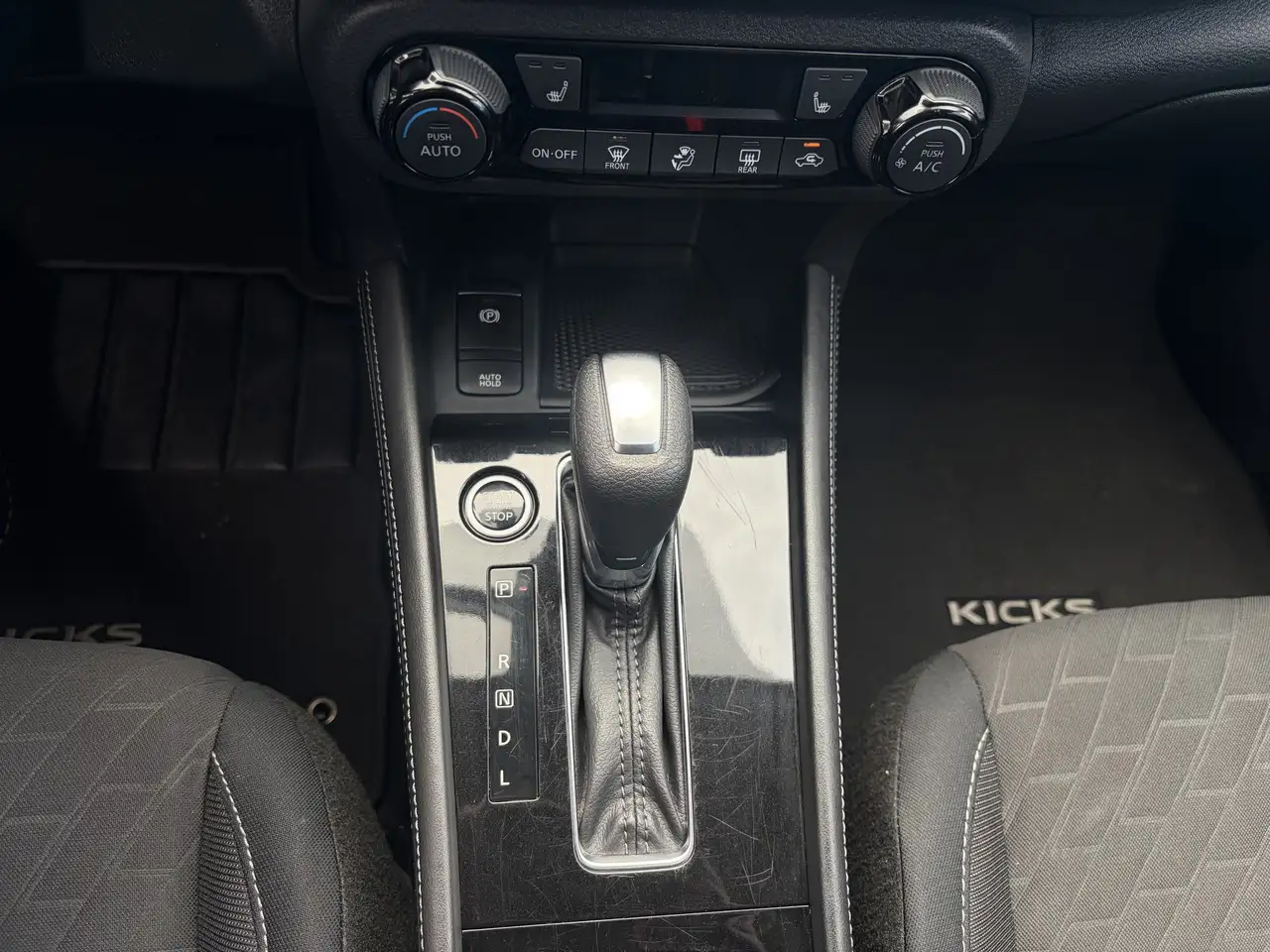 Nissan Kicks снимка Nissan Kicks
