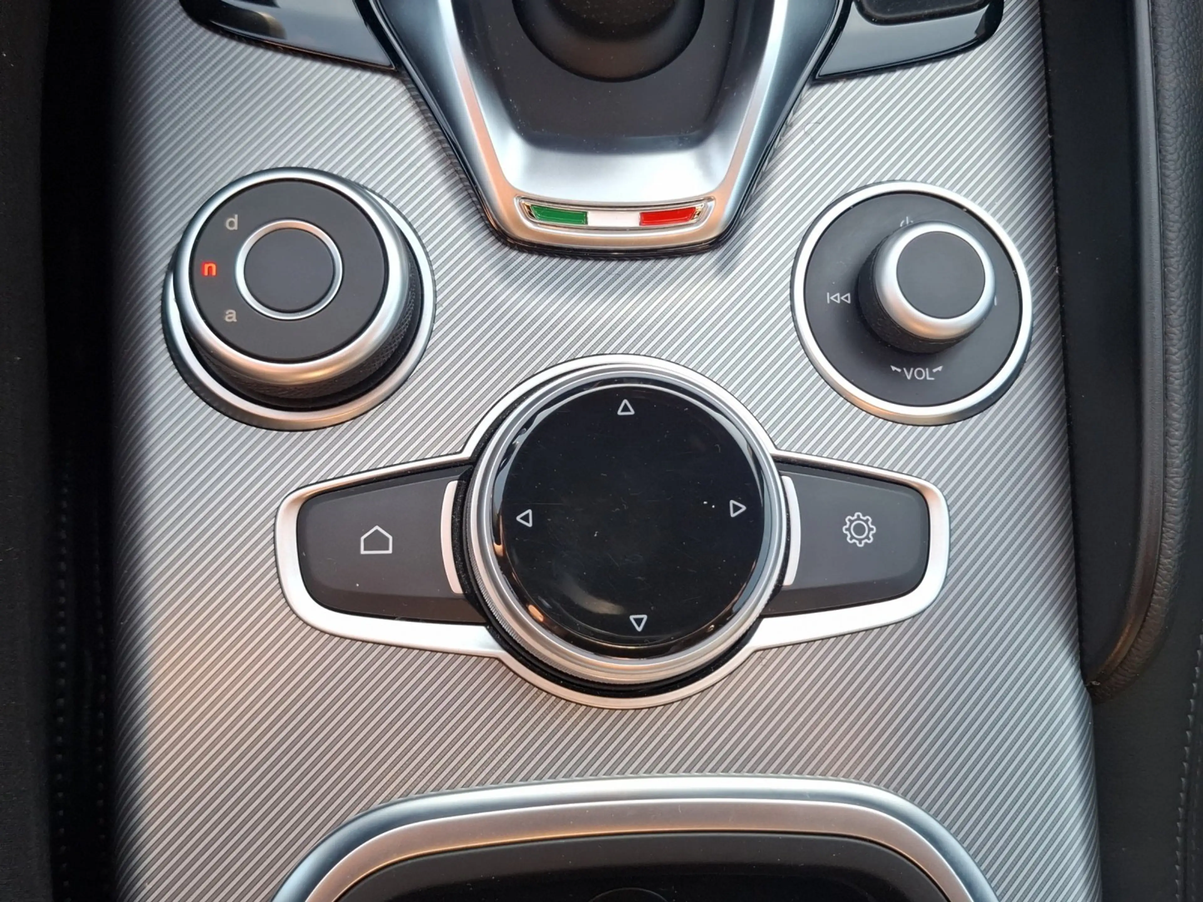 Alfa Romeo Giulia Veloce Q4 2.0 Turbo 16V Kam.+KeyLess+SHZ — photo 21