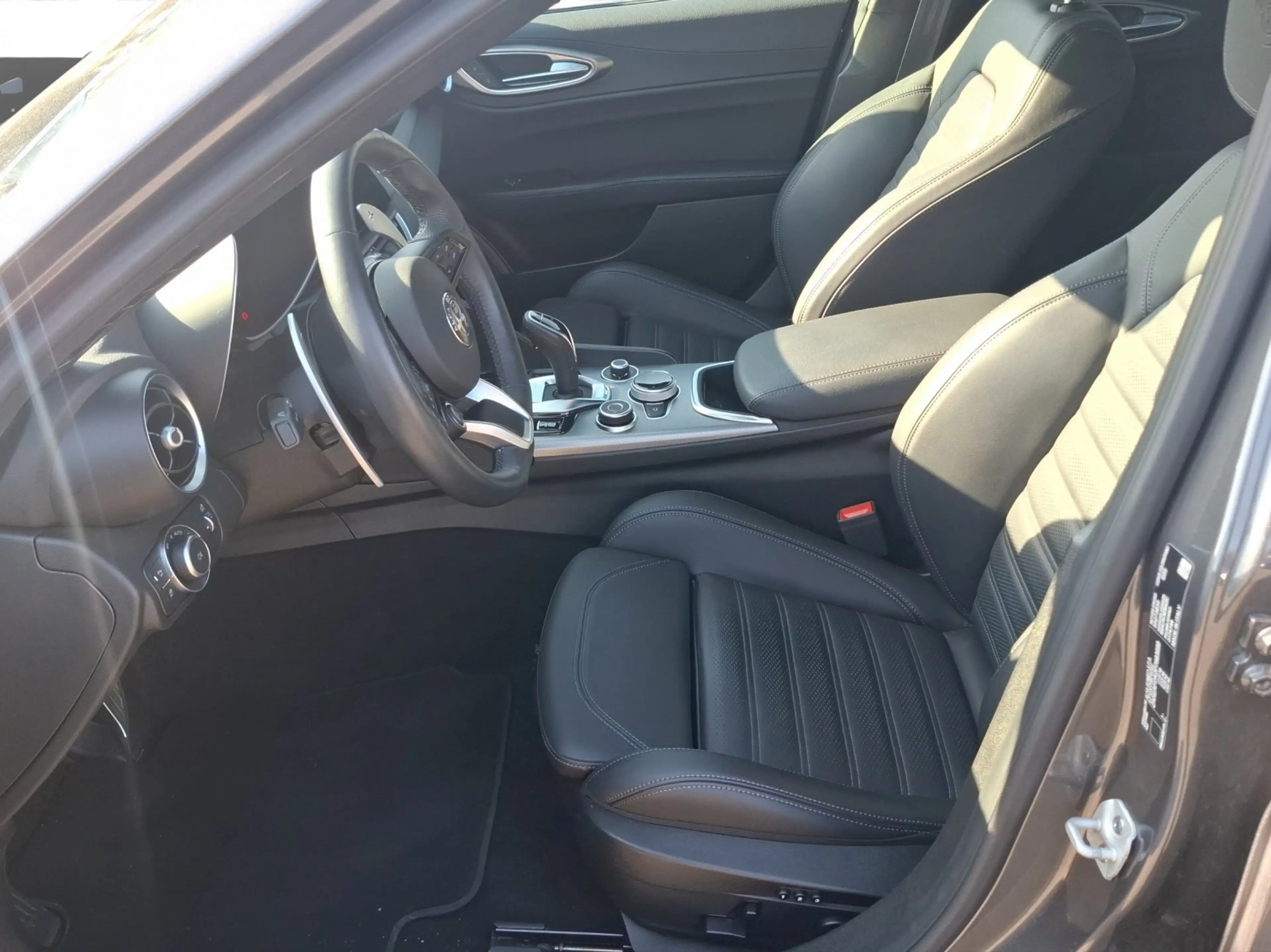 Alfa Romeo Giulia Veloce Q4 2.0 Turbo 16V Kam.+KeyLess+SHZ — photo 10