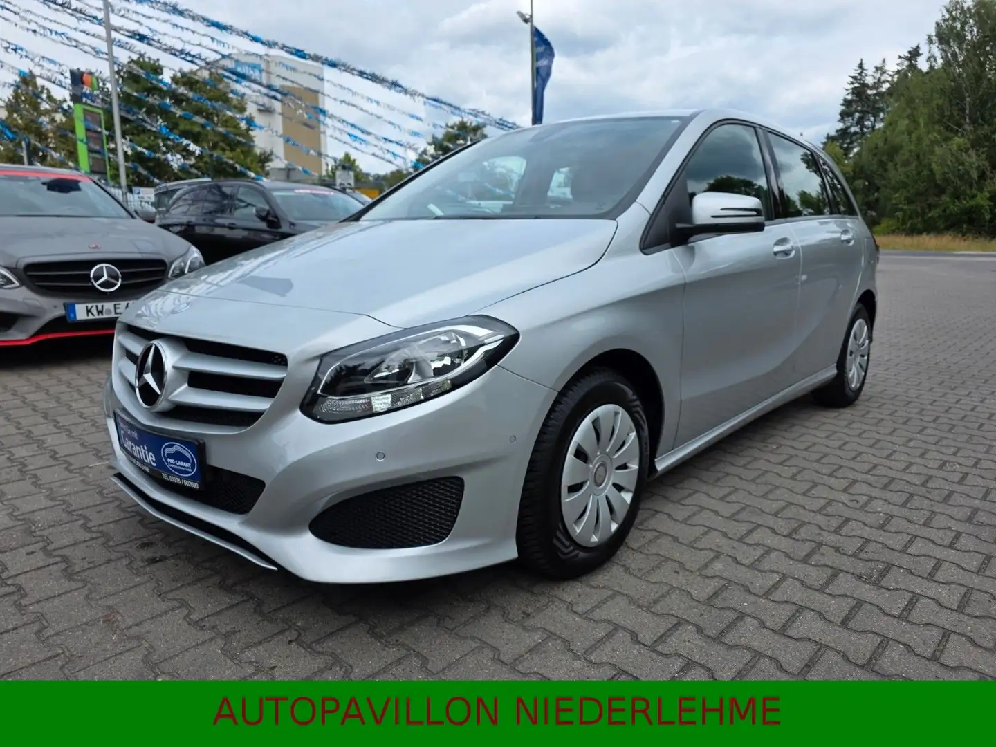 Mercedes-Benz B 180 *Klima*Navi*LED*Allwetter*Bluetooth*S-Heft* Silber - 2