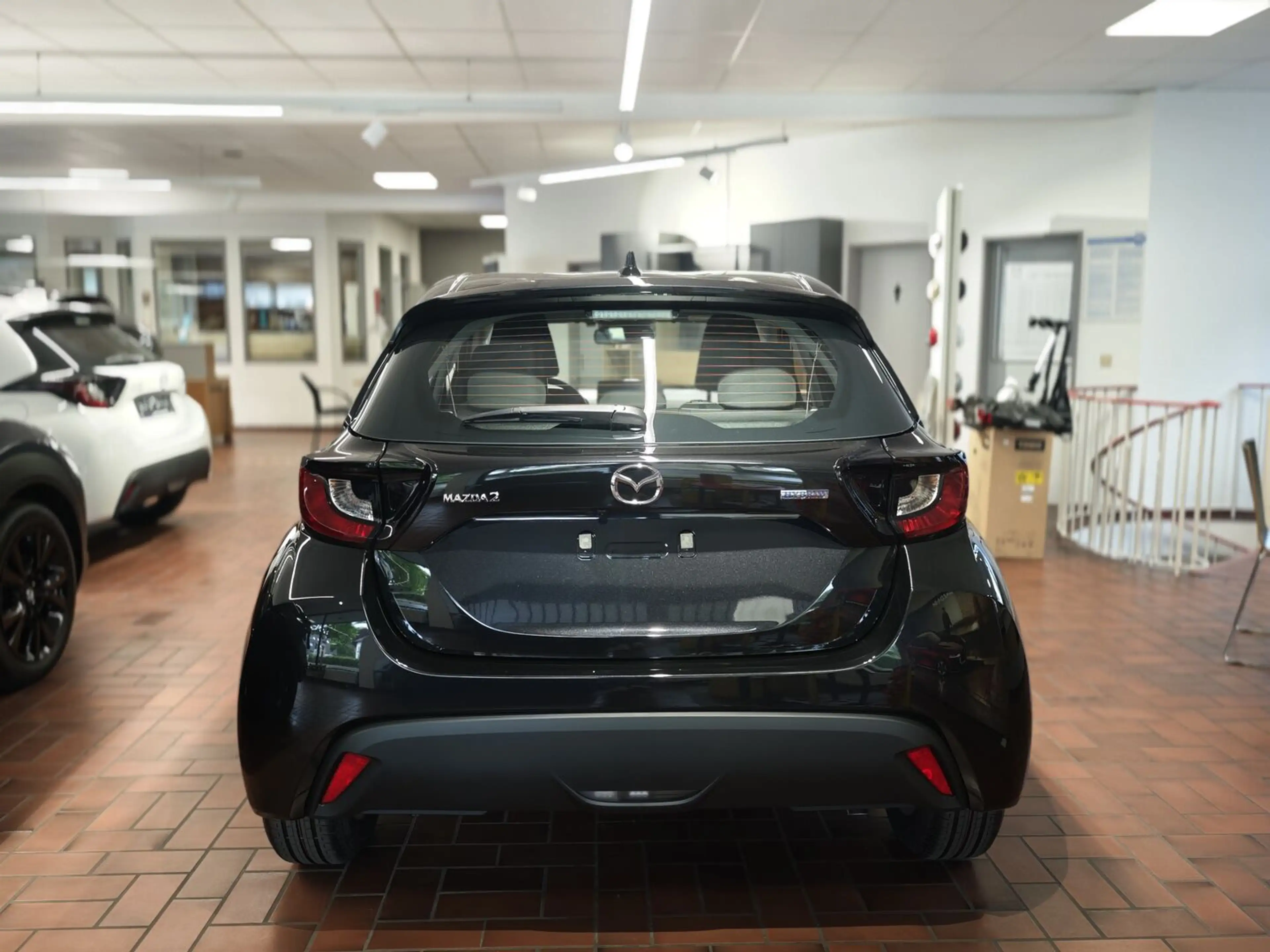 Mazda 2 Hybrid 1.5L  VVT-i CENTRE-LINE — photo 3