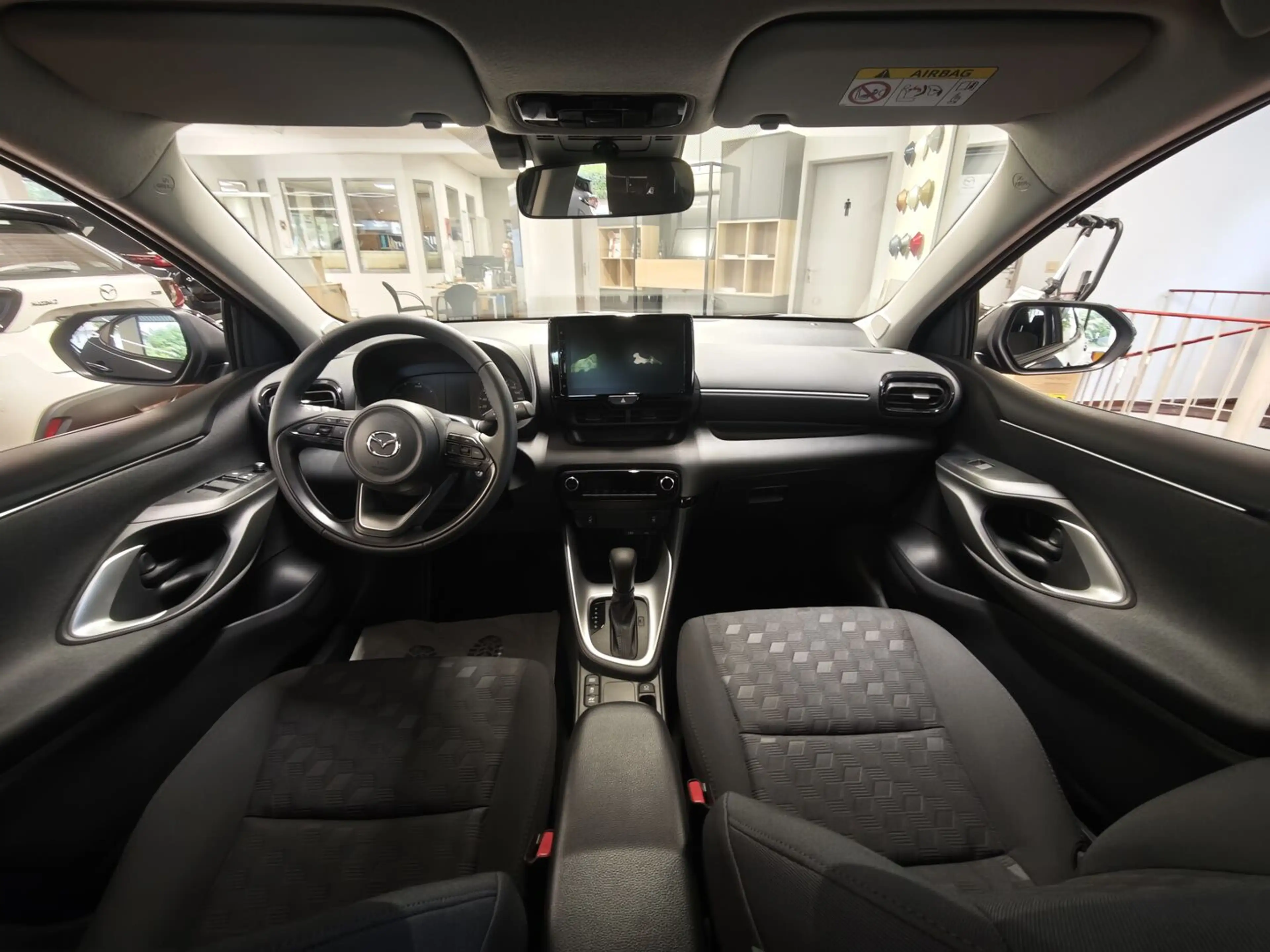 Mazda 2 Hybrid 1.5L  VVT-i CENTRE-LINE — photo 6