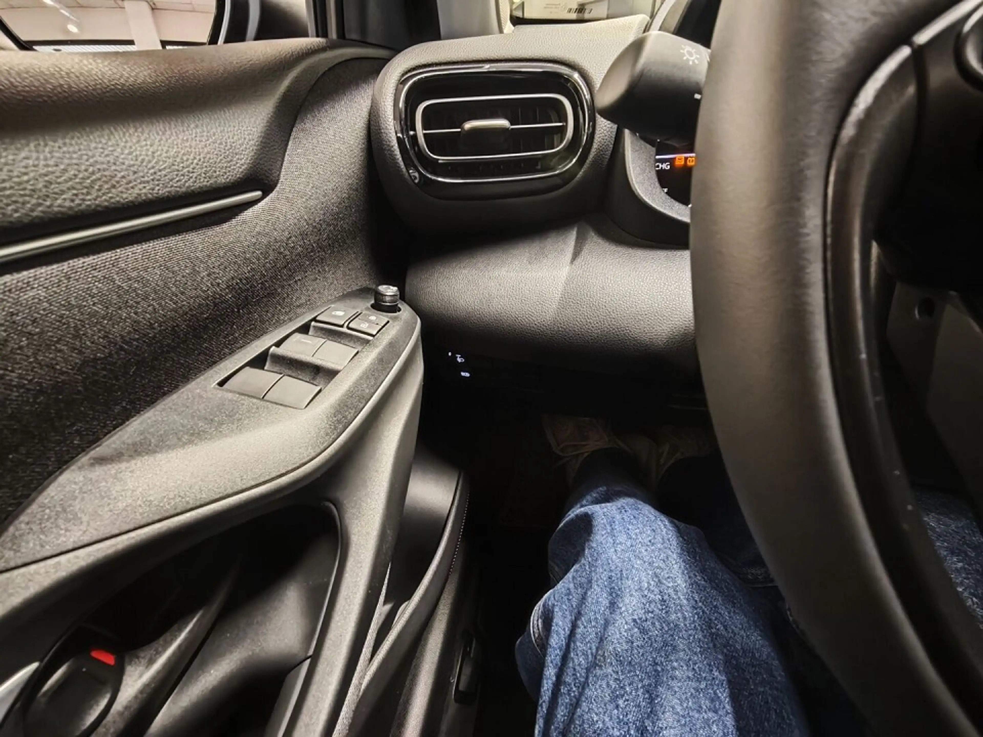 Mazda 2 Hybrid 1.5L  VVT-i CENTRE-LINE — photo 13
