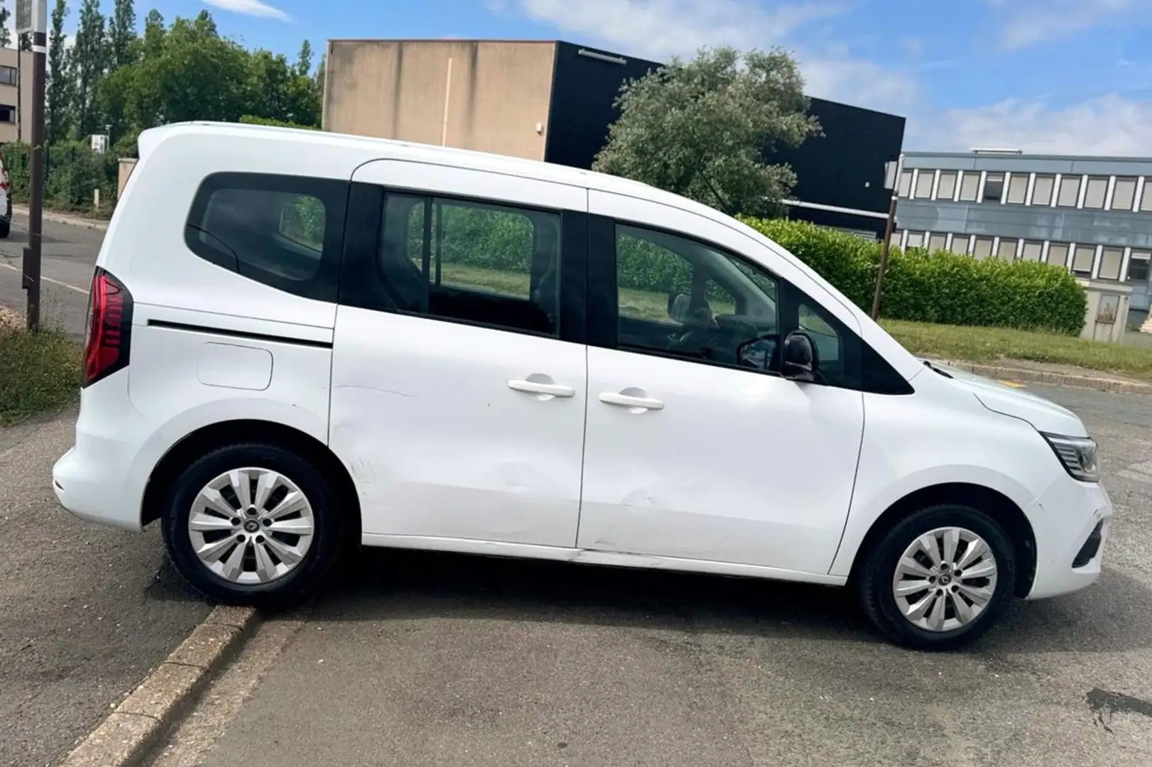 Renault Kangoo III Zen 1.5 dCi 95CV BVM6 5 PLACES 12500HT ENTRETI Blanc - 2