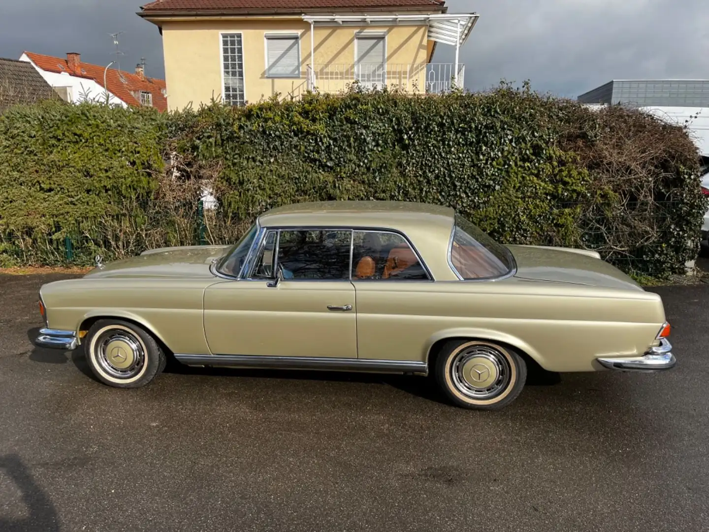 Mercedes-Benz 280 SE 3.5 Coupe sehr schönes Fahrzeug DEUTSCH bež - 1