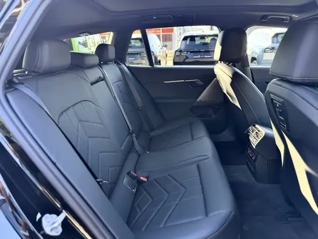 BMW M view 11