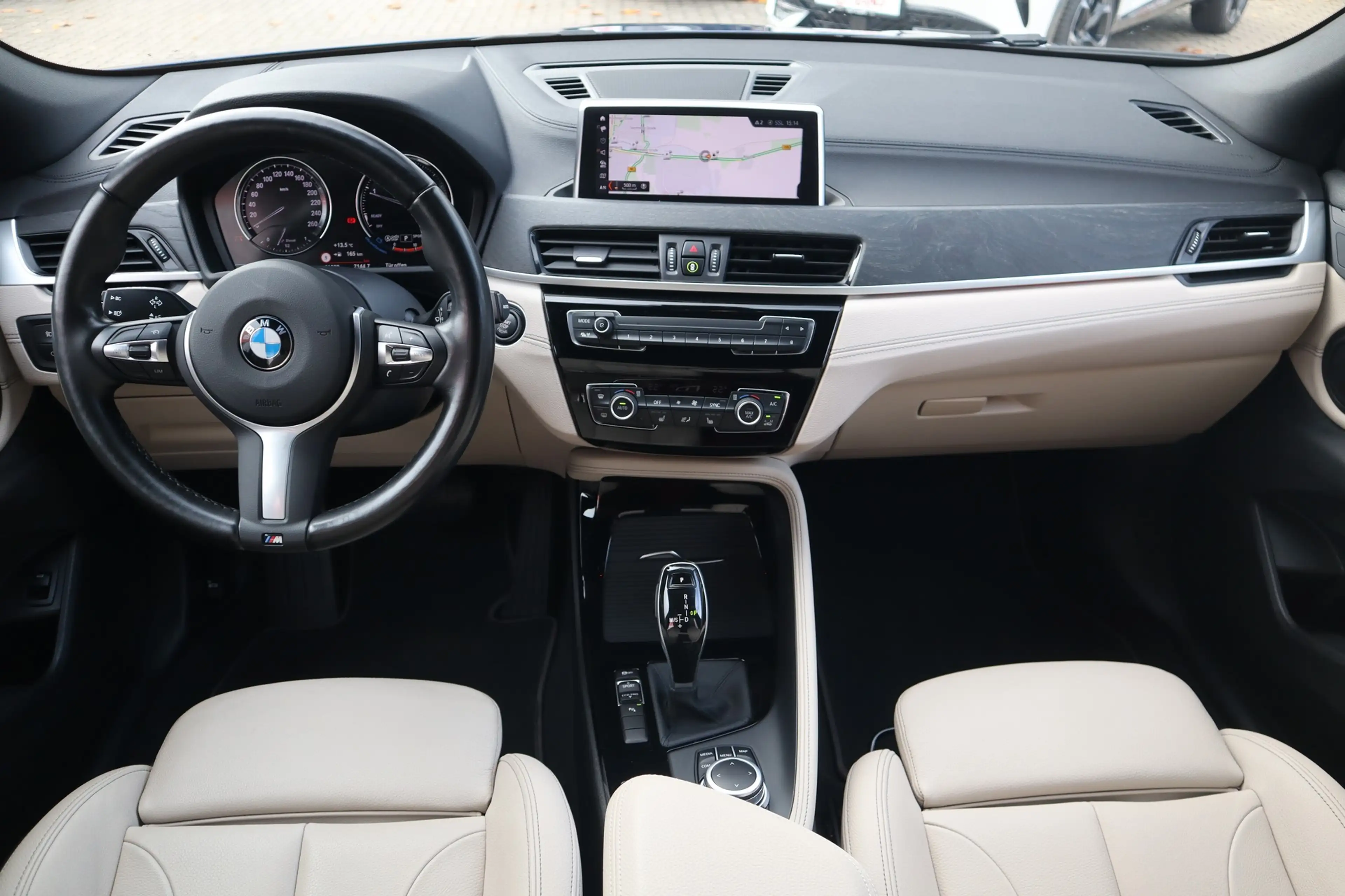 BMW X2 sDrive 18 d M Sport LED Navi Tempomat DAB AHK — photo 9