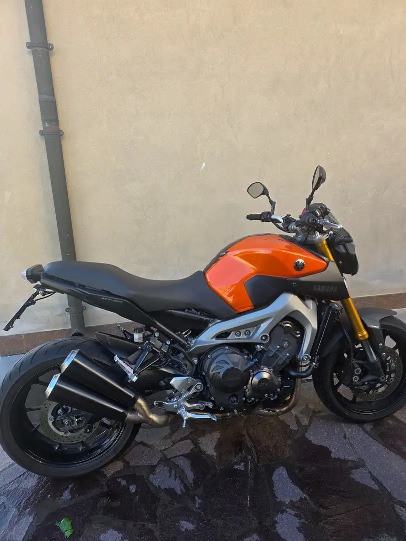 Yamaha MT-09 ABS Narancs - 1